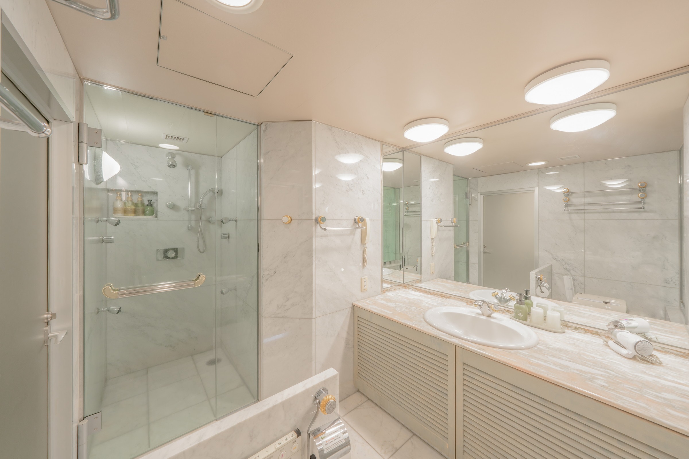 ◆Kamar suite merokok◆