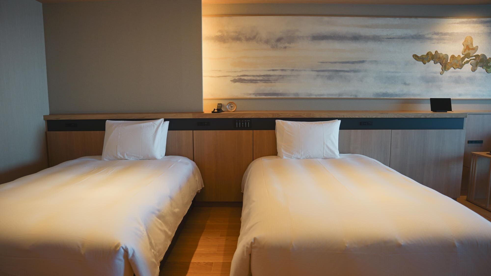 ◆Phòng Deluxe, Tầng cao (Kiểu Nhật) | Một không gian nơi bạn có thể thư giãn với cảm giác êm dịu của gỗ và sự ấm áp của chiếu tatami.
