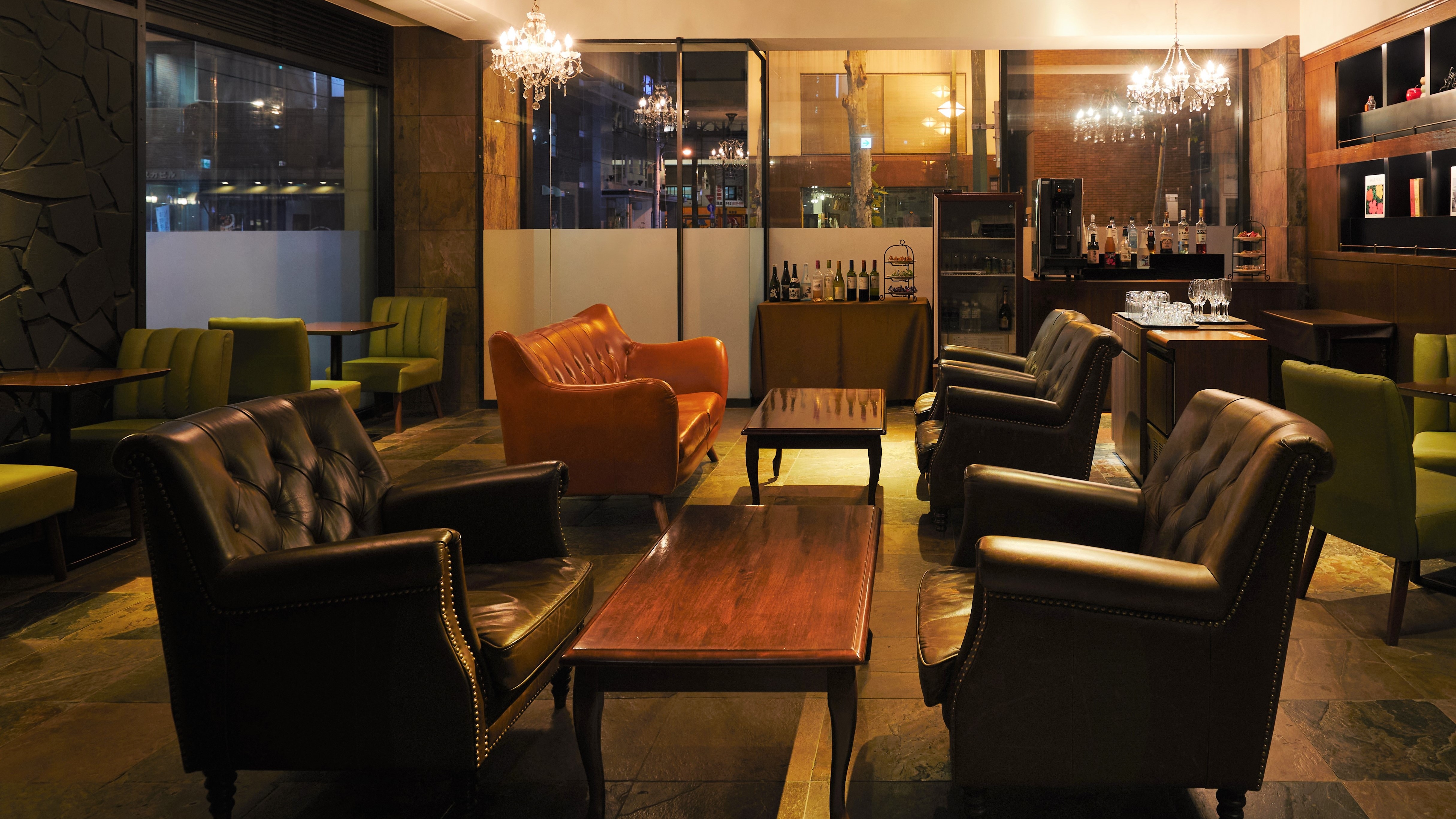 lounge image 3
