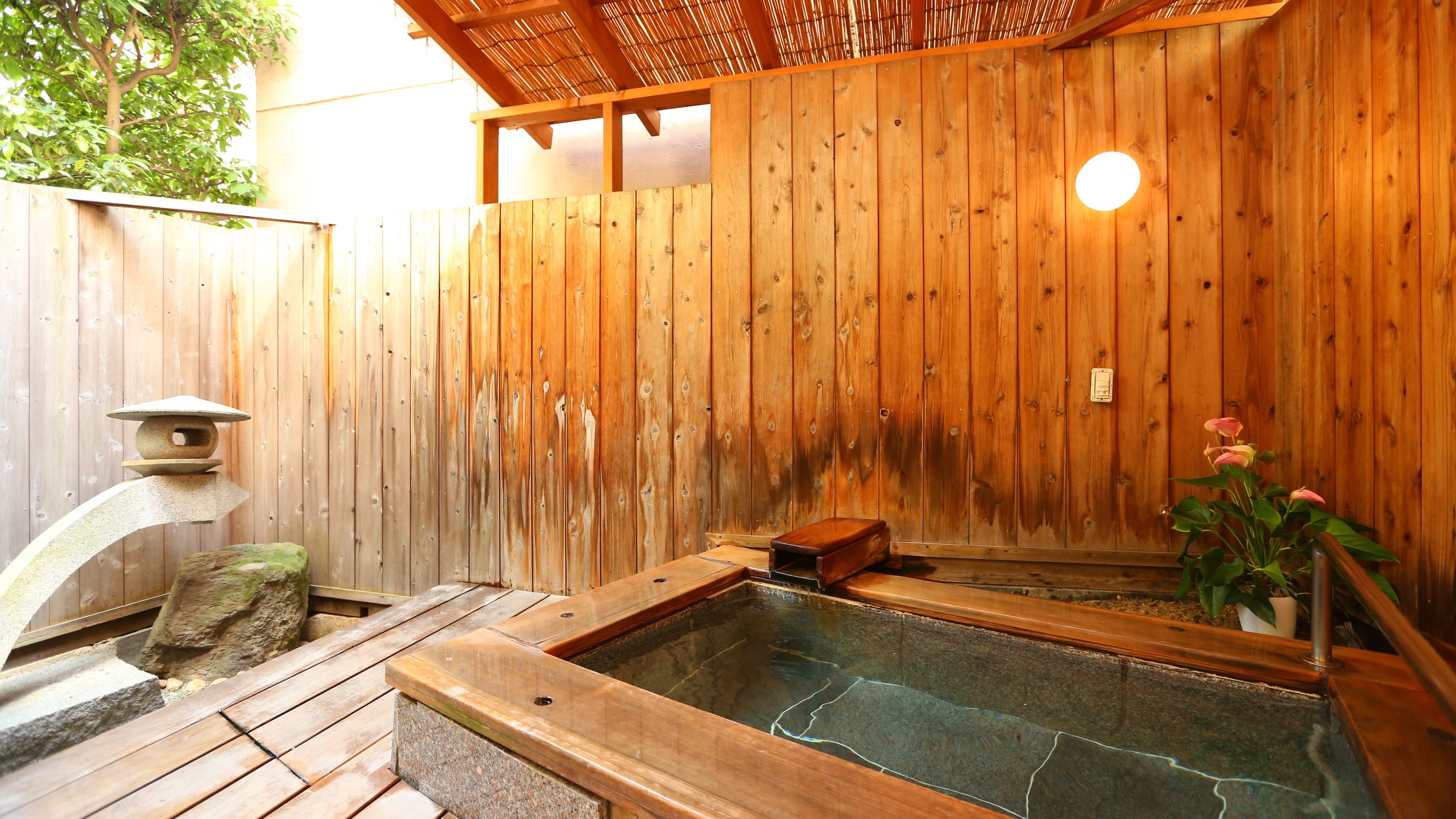 Guest room with open-air bath (10+6 tatami mats)