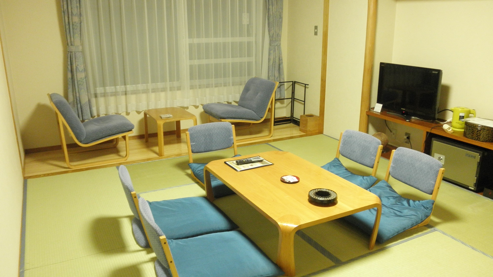 * [Example of guest room] Please relax in a tatami room.