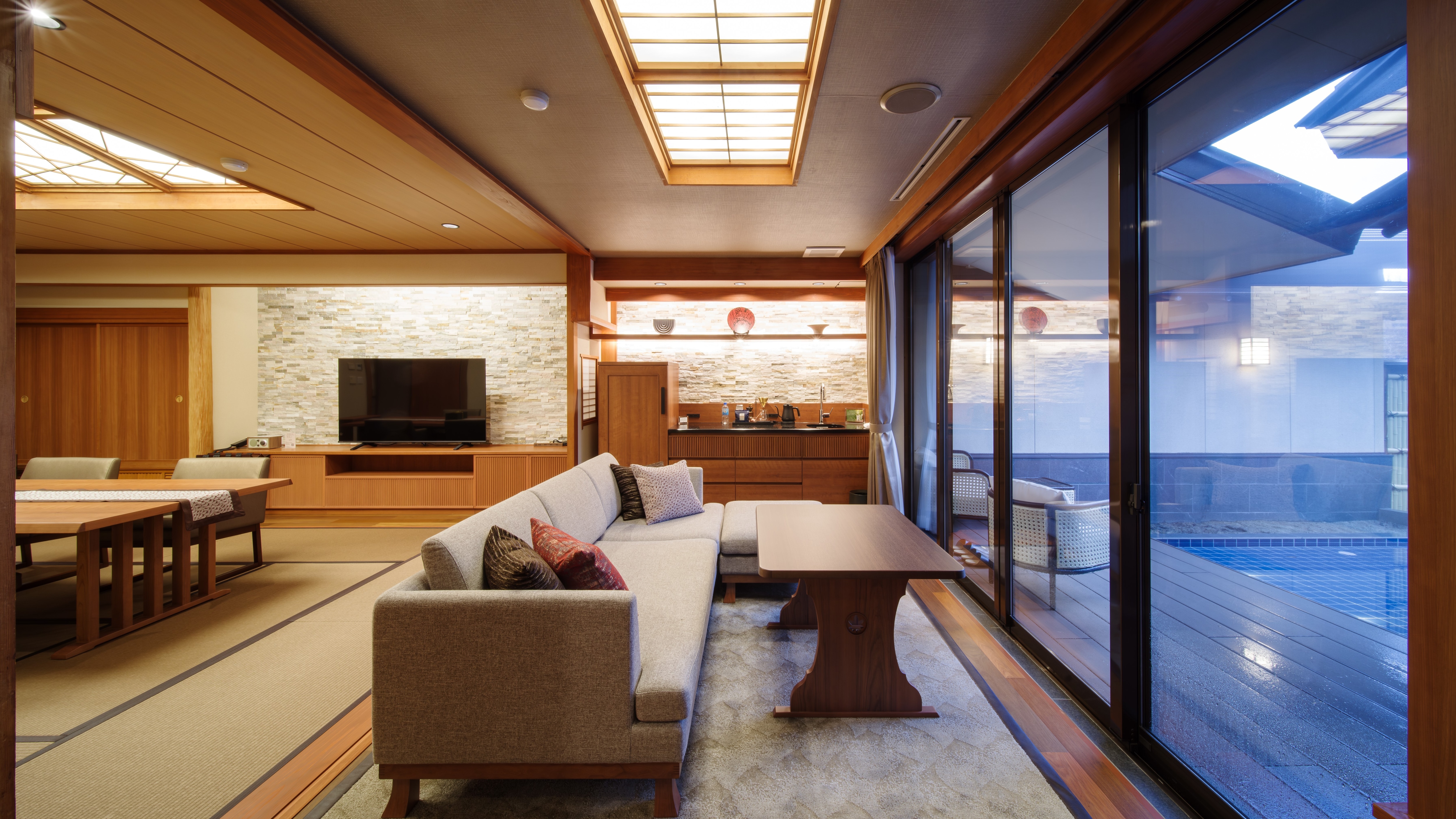 Premium Suite with Open-Air Bath