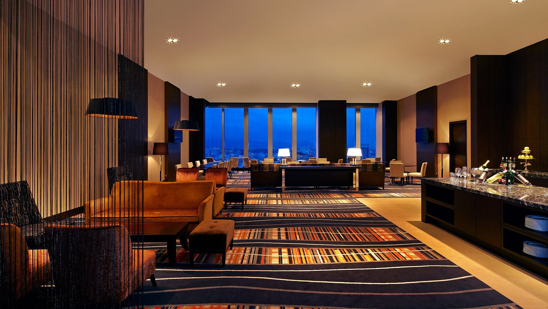 *[行政俱樂部酒廊] 專為入住俱樂部樓層（35樓和36樓）的客人提供的酒廊