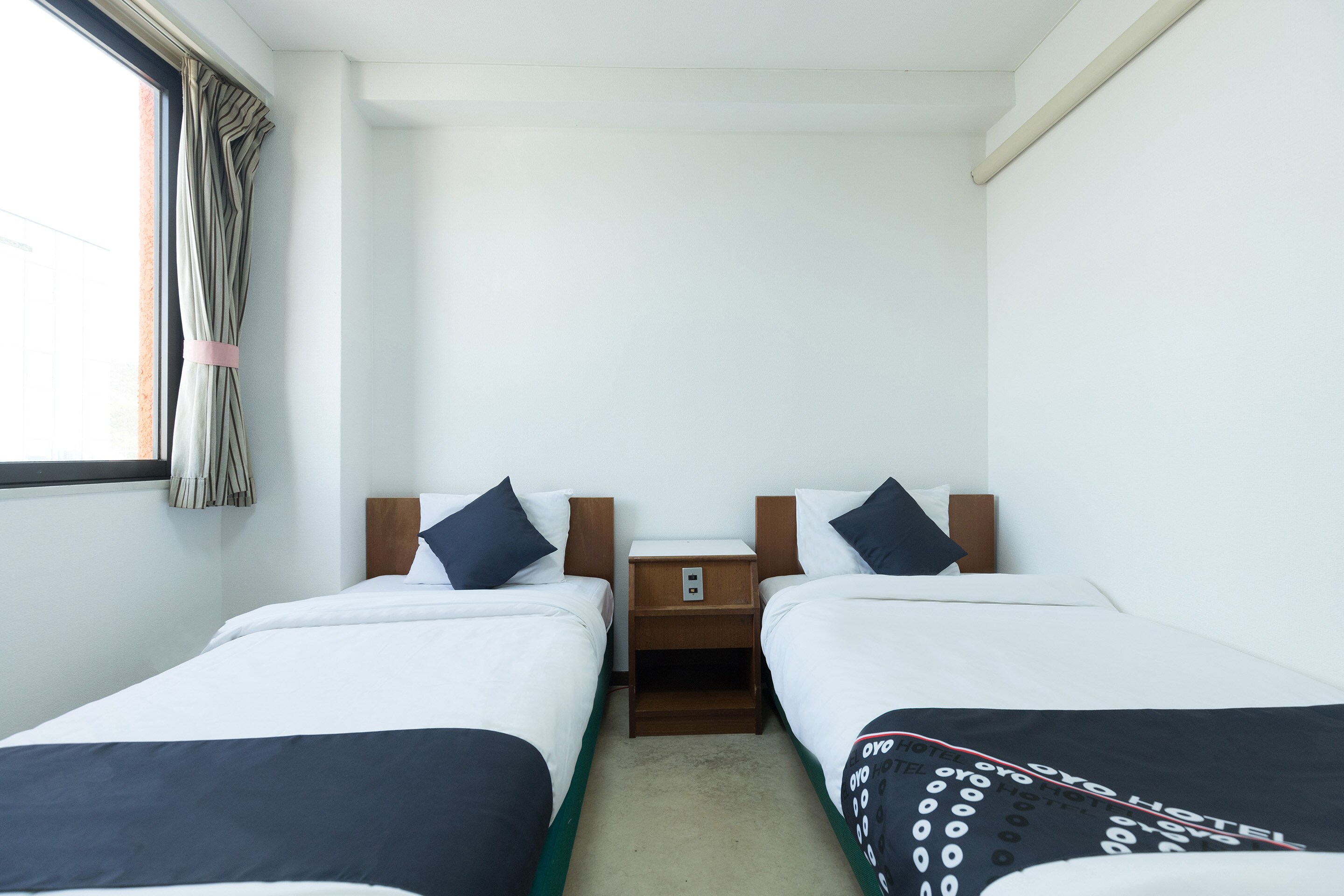 [Merokok] Kamar Twin