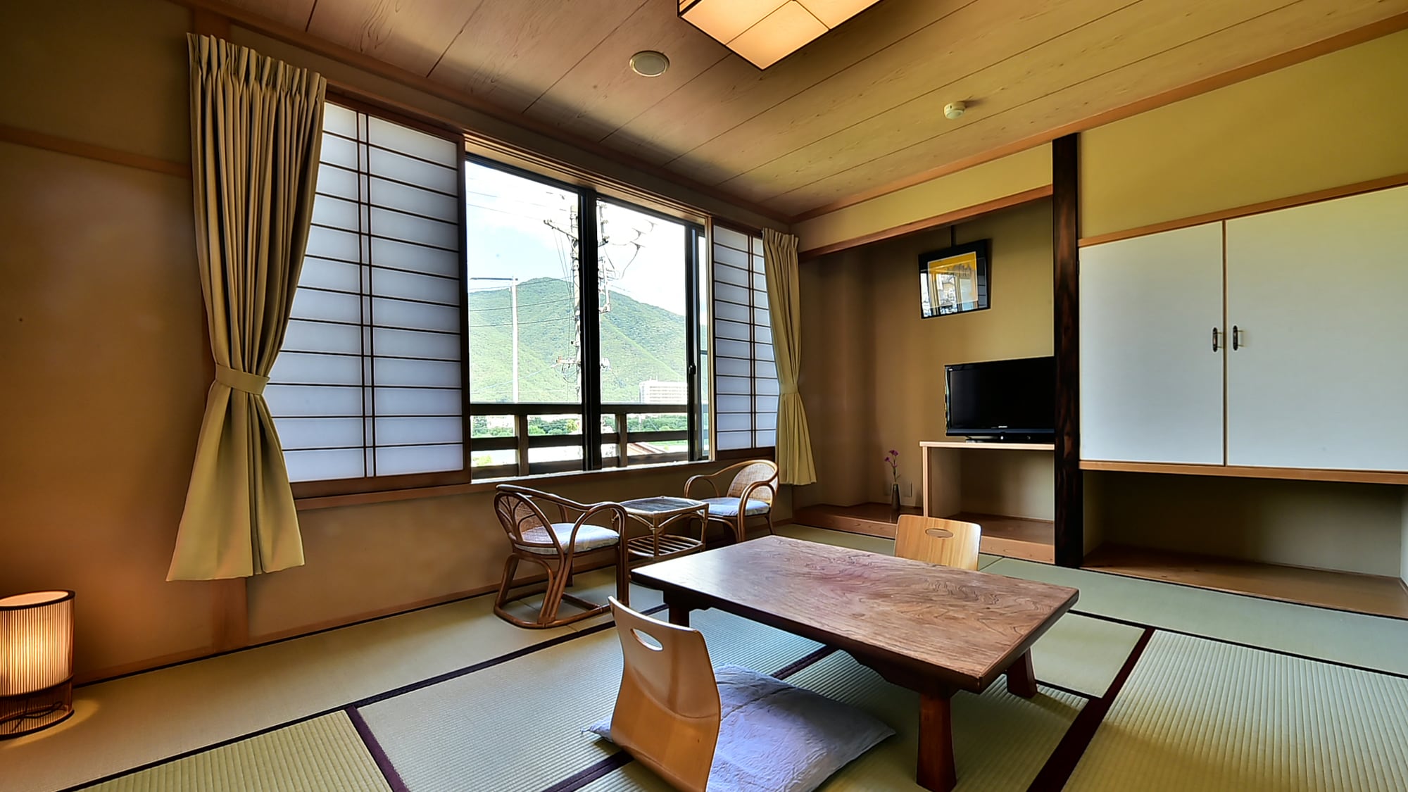 Contoh kamar bergaya Jepang-Barat di gedung utama "Tozenkaku" (ruang kamar bergaya Jepang)