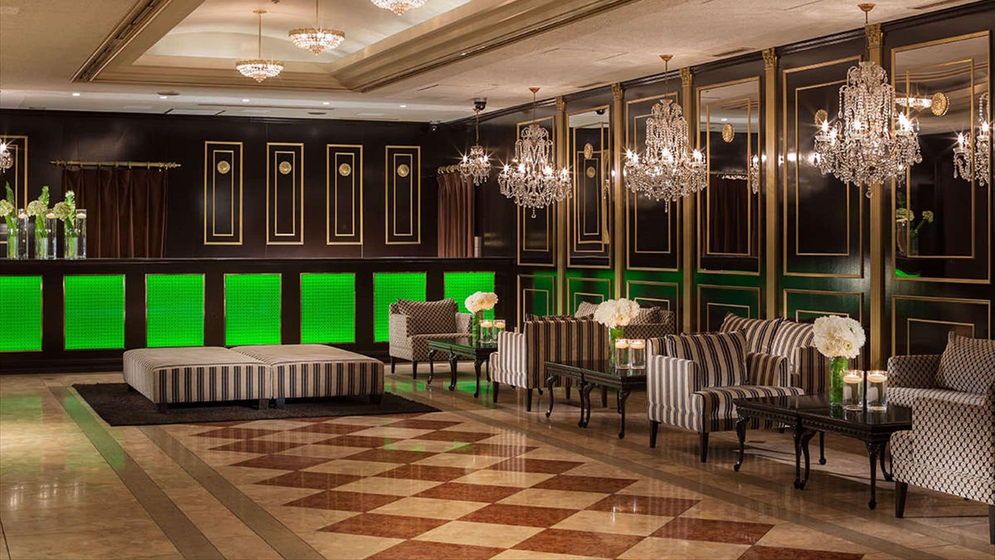 Entrance lobby where you can see a fashionable world when you step in