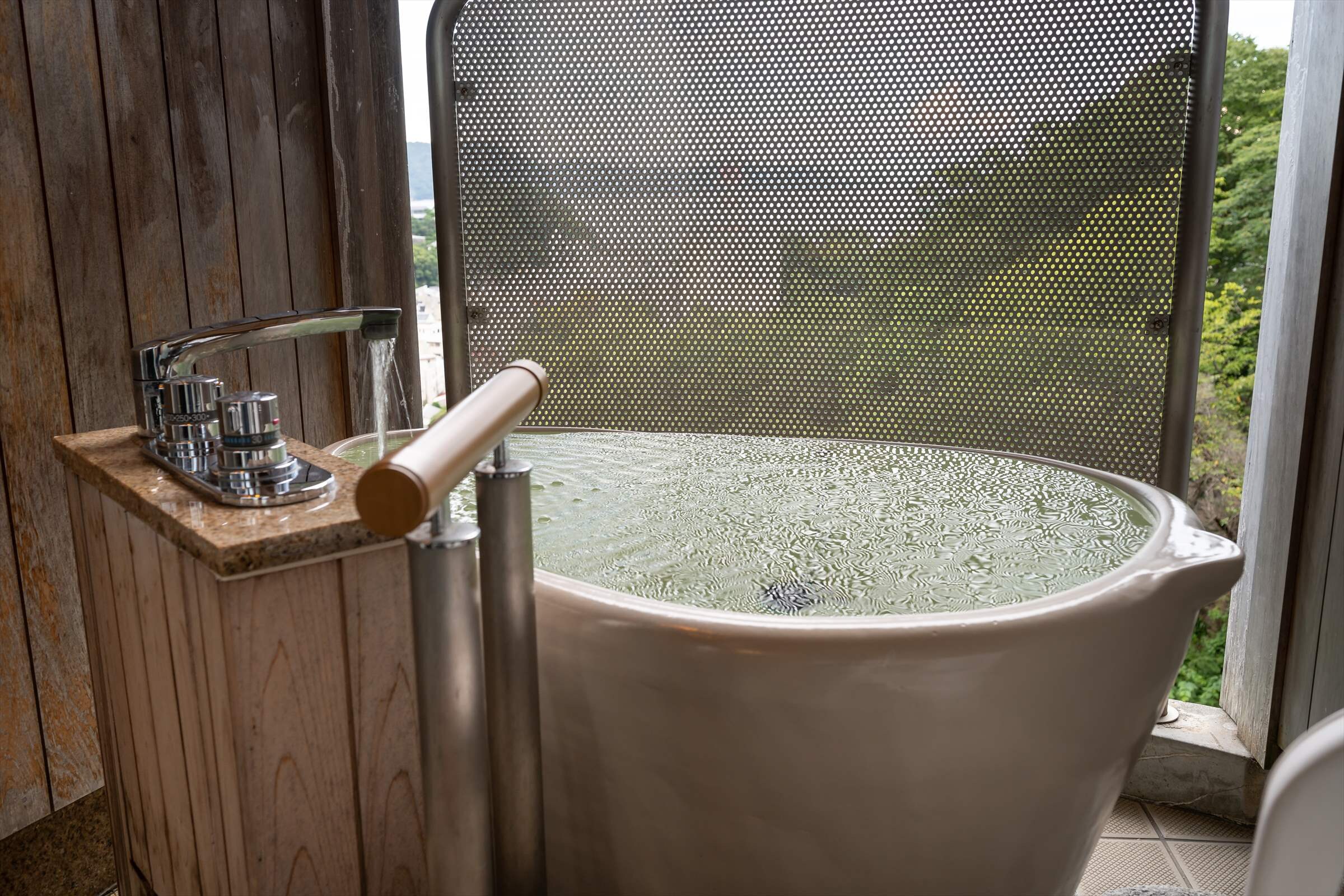 Kamar single bergaya Barat dengan pemandian terbuka (28 meter persegi)