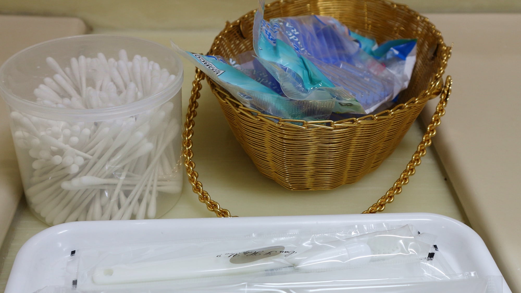 *[โรงแรม/สิ่งอำนวยความสะดวก] มีสิ่งอำนวยความสะดวกพร้อมให้บริการที่นี่เพื่อความสะดวกสบายของคุณ