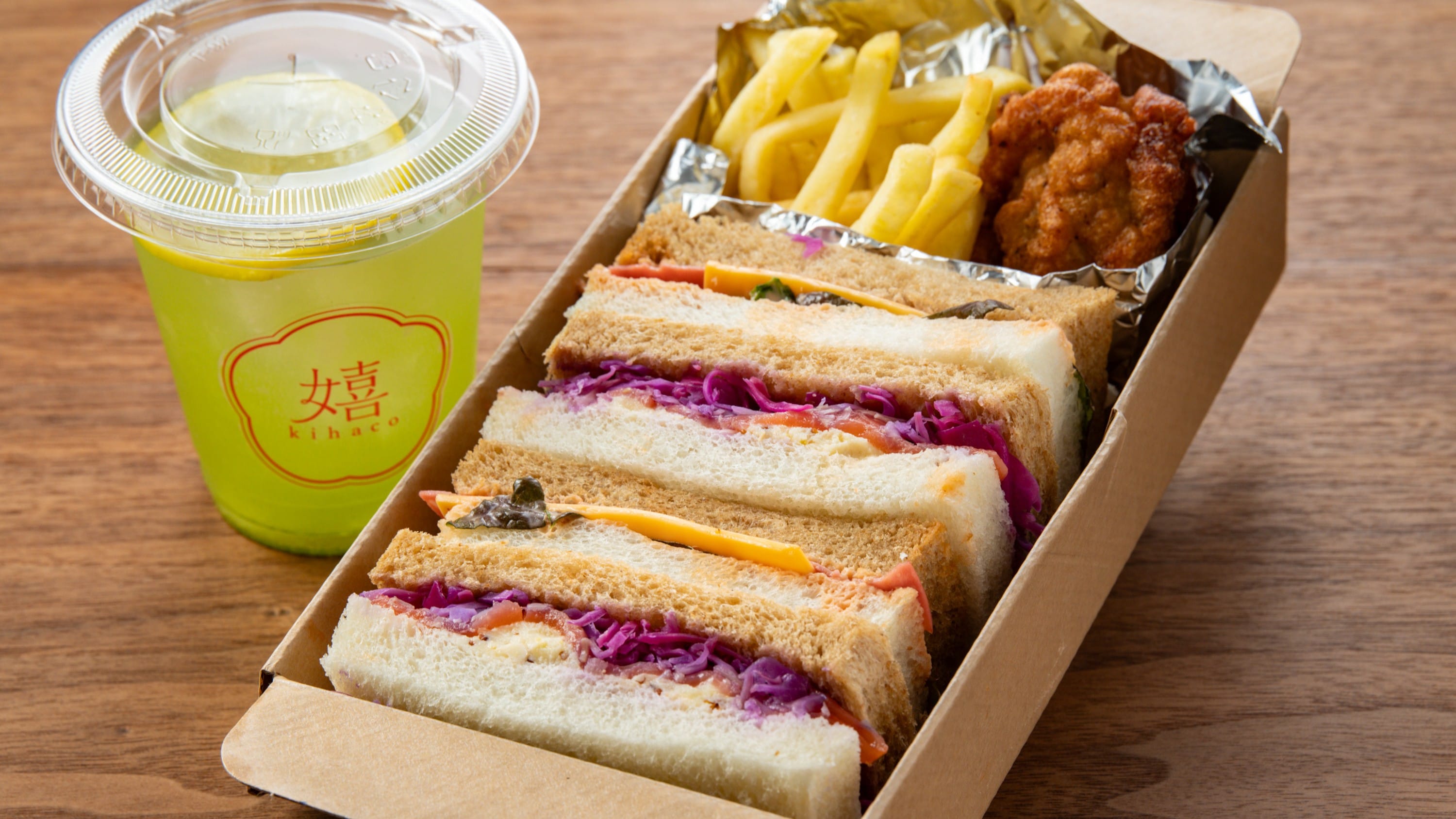 ชุดแซนด์วิชจาก Kihaco ร้านอาหารตะวันตกโดยเฉพาะนี้ เหมาะสำหรับมื้อเช้าอย่างยิ่ง (ตัวอย่าง)