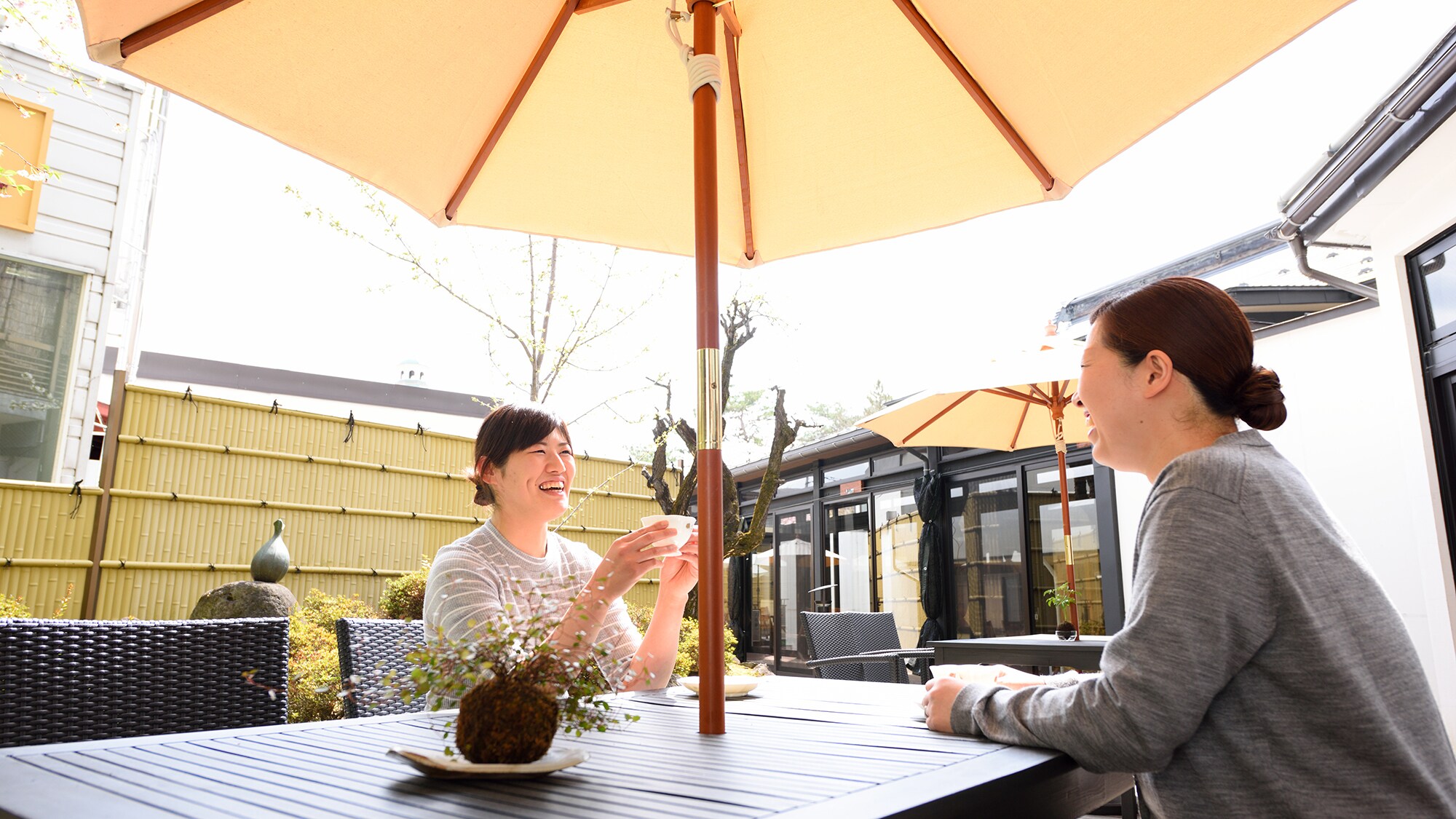 On sunny days, you can enjoy tea time or reading on the terrace. You can enjoy a relaxing time.