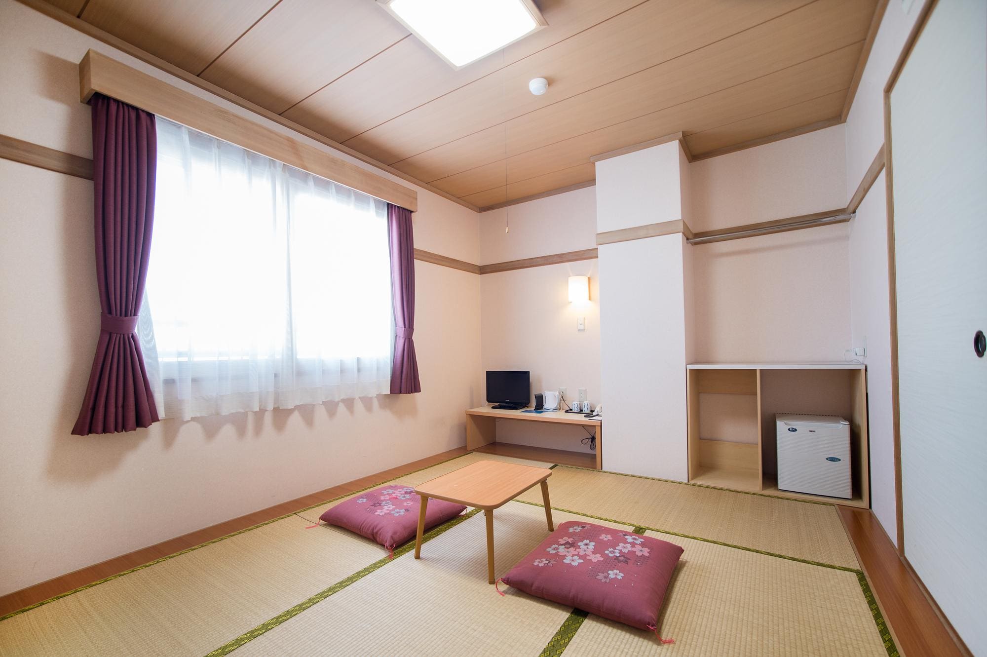 Japanese-style room