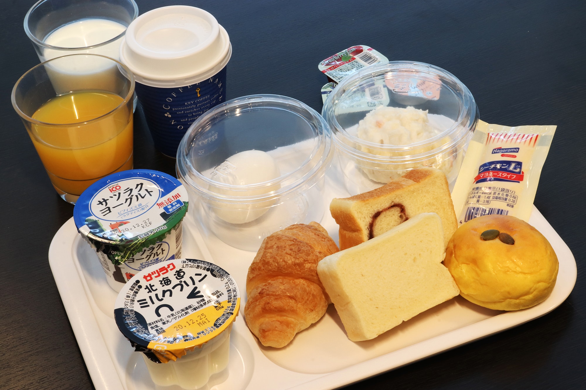 [Light breakfast]