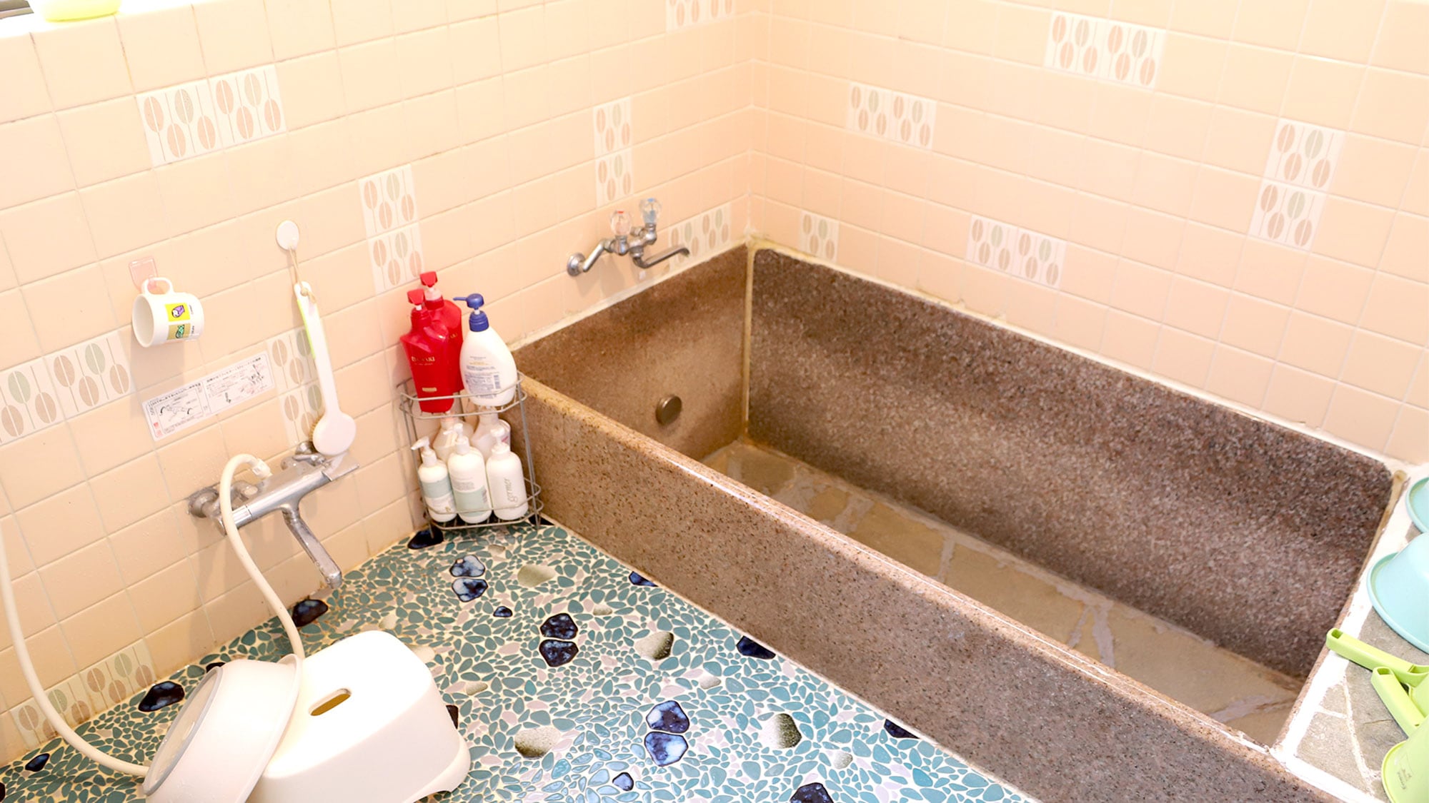 ・Please feel free to use the bath and shampoo etc.