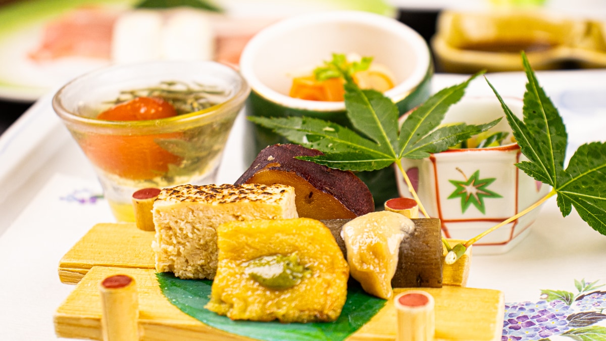 เมนูตัวอย่างสำหรับเดือนกรกฎาคม-สิงหาคม 2569: อาหารเรียกน้ำย่อย♪