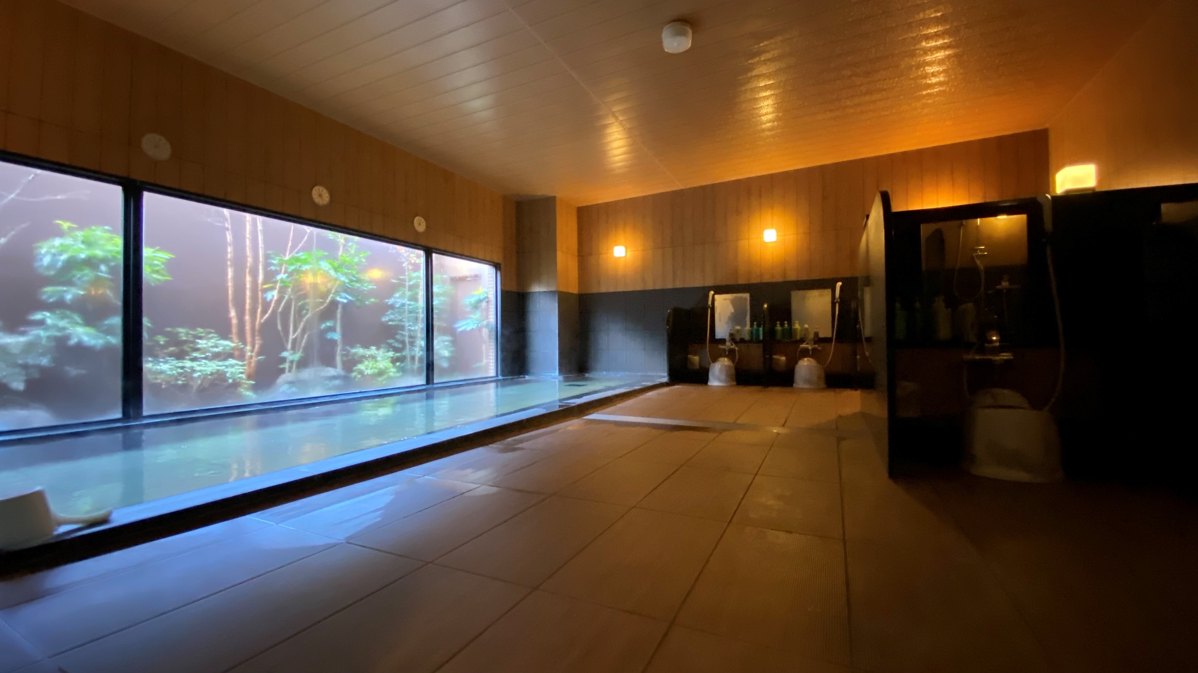 Men's large bath