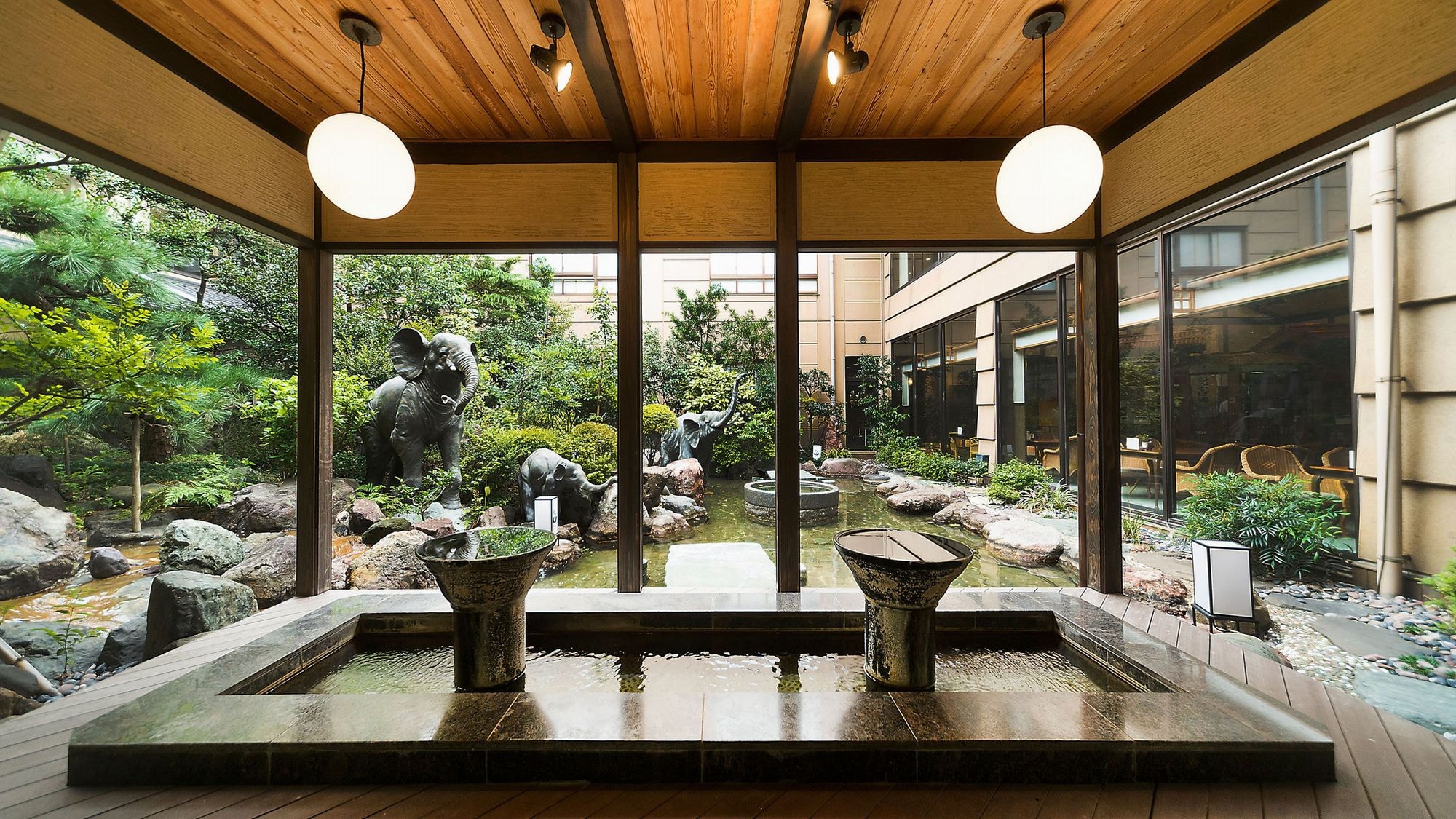 [Footbath] A popular handbath facing the courtyard, a footbath. If you are tired of traveling, click here first.