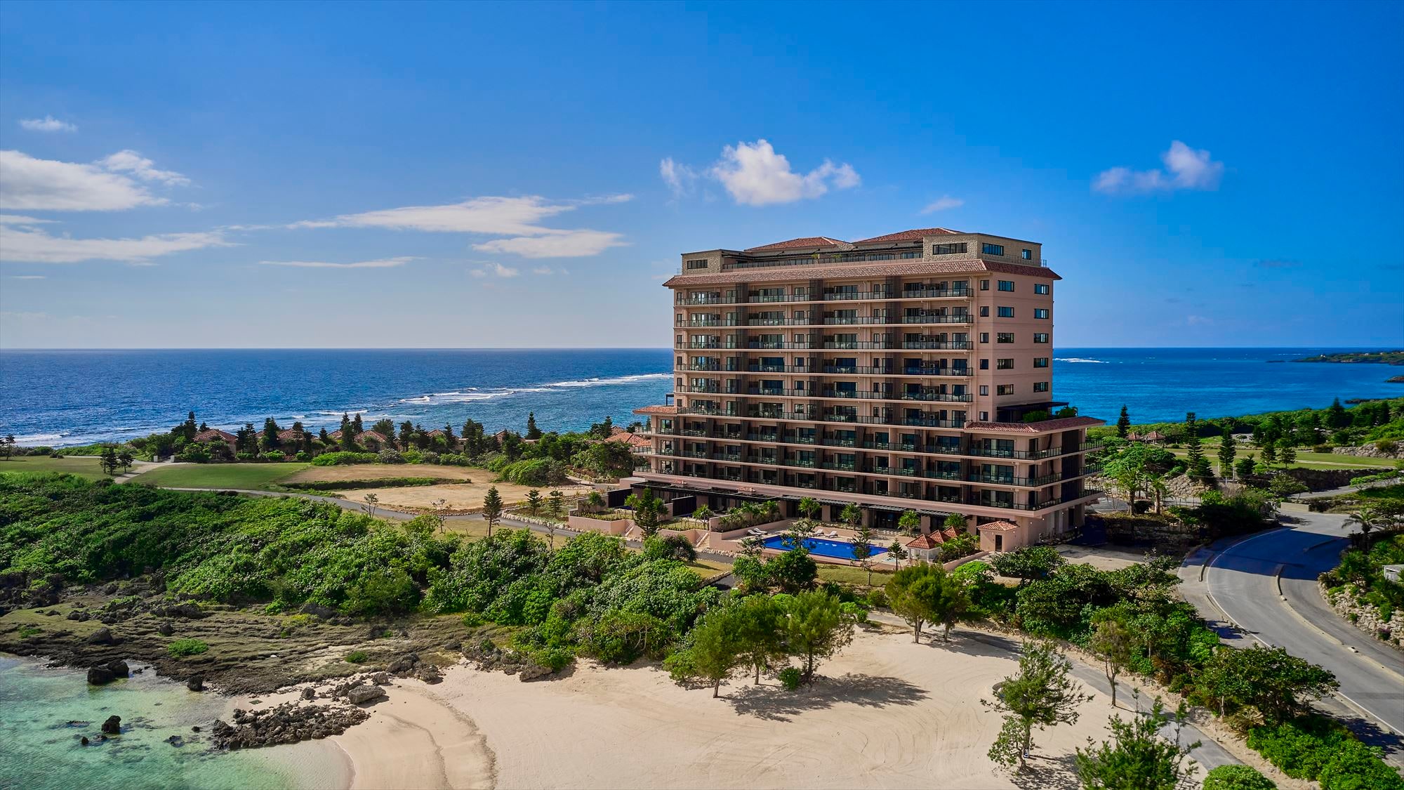 [Hotel exterior] Located on the southern coast of Miyako Island, right in front of Shigira Beach, the symbol of the resort