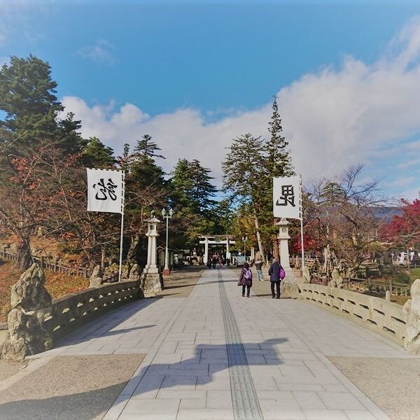 Uesugi Shrine, a sightseeing spot about 5 minutes by car