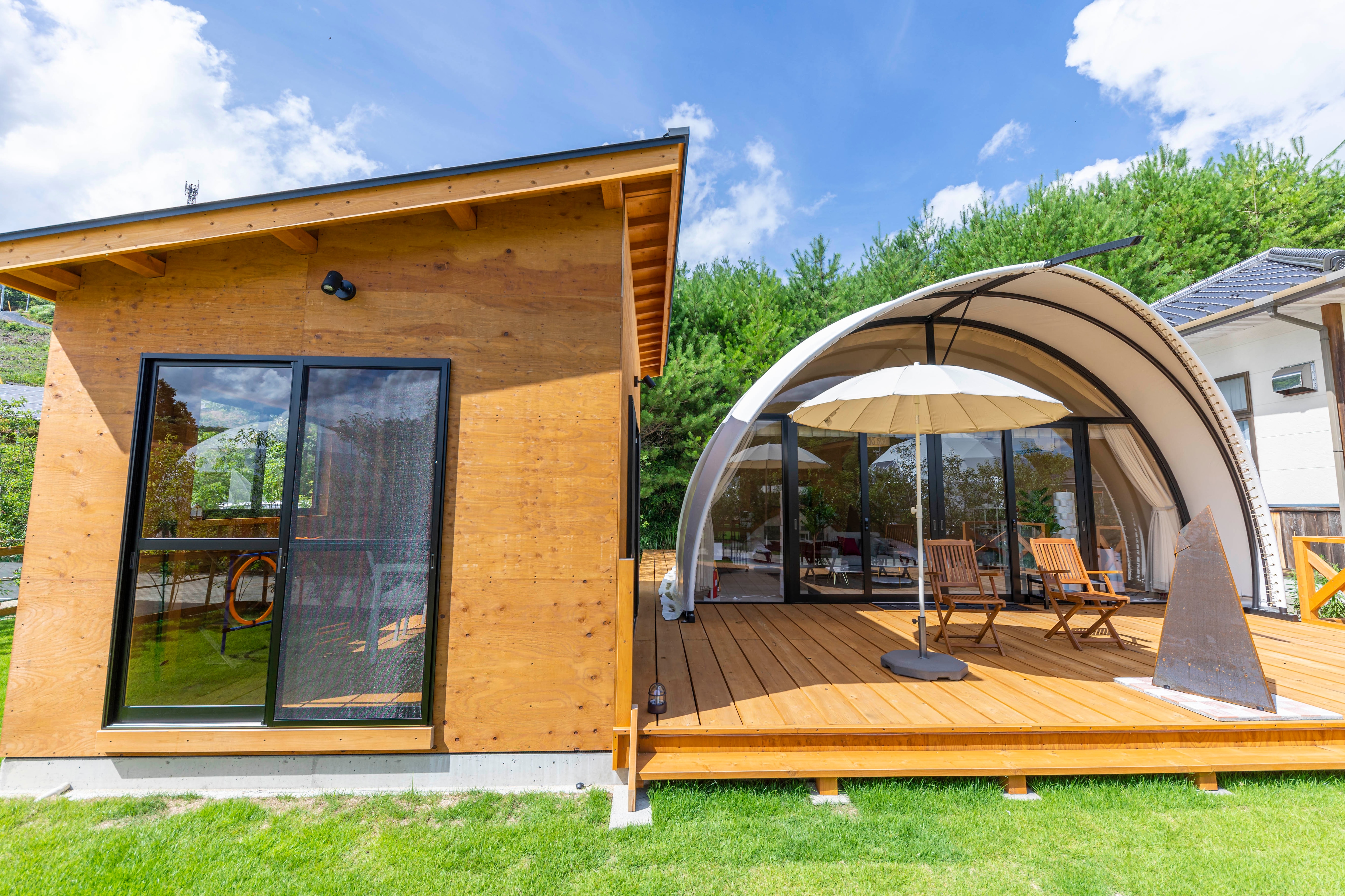 Cocoon tent exterior