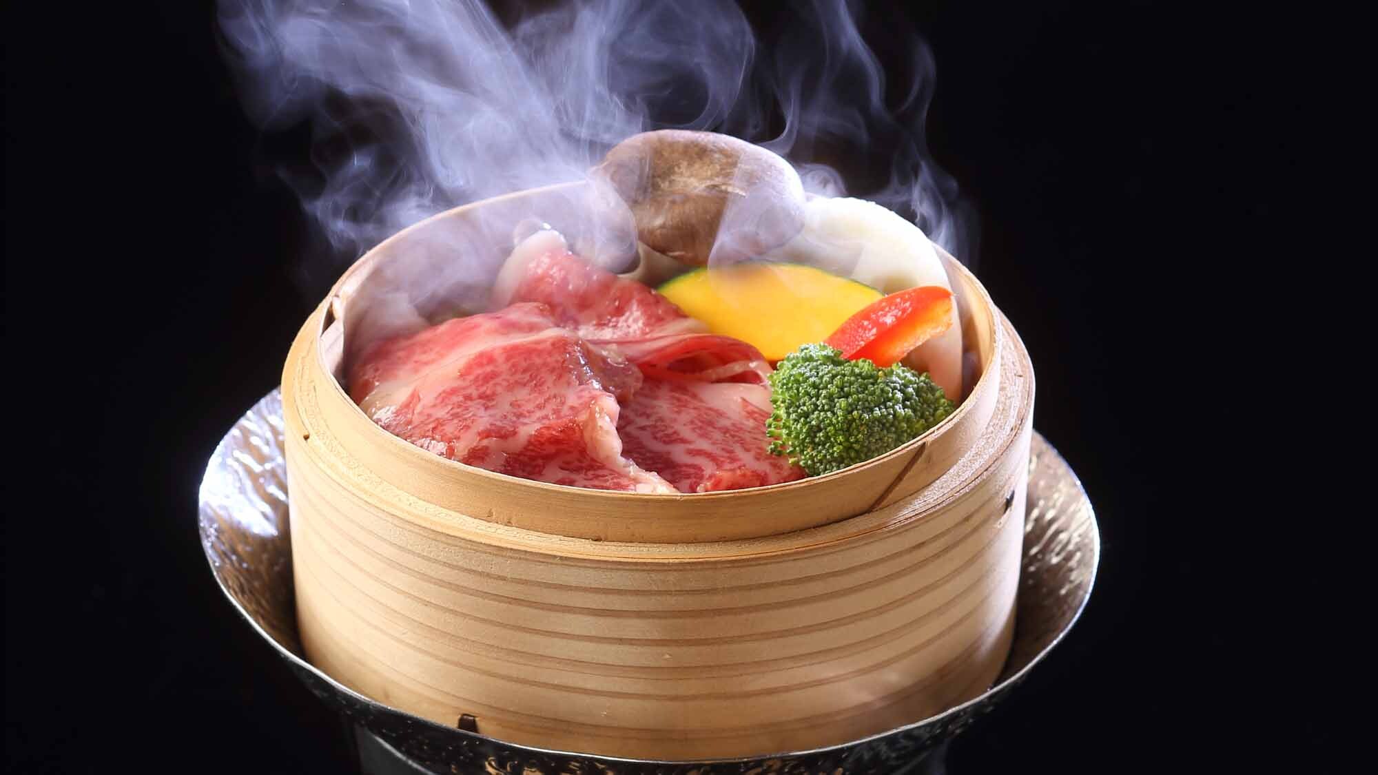 *Seasonal main dish/steamed domestic beef