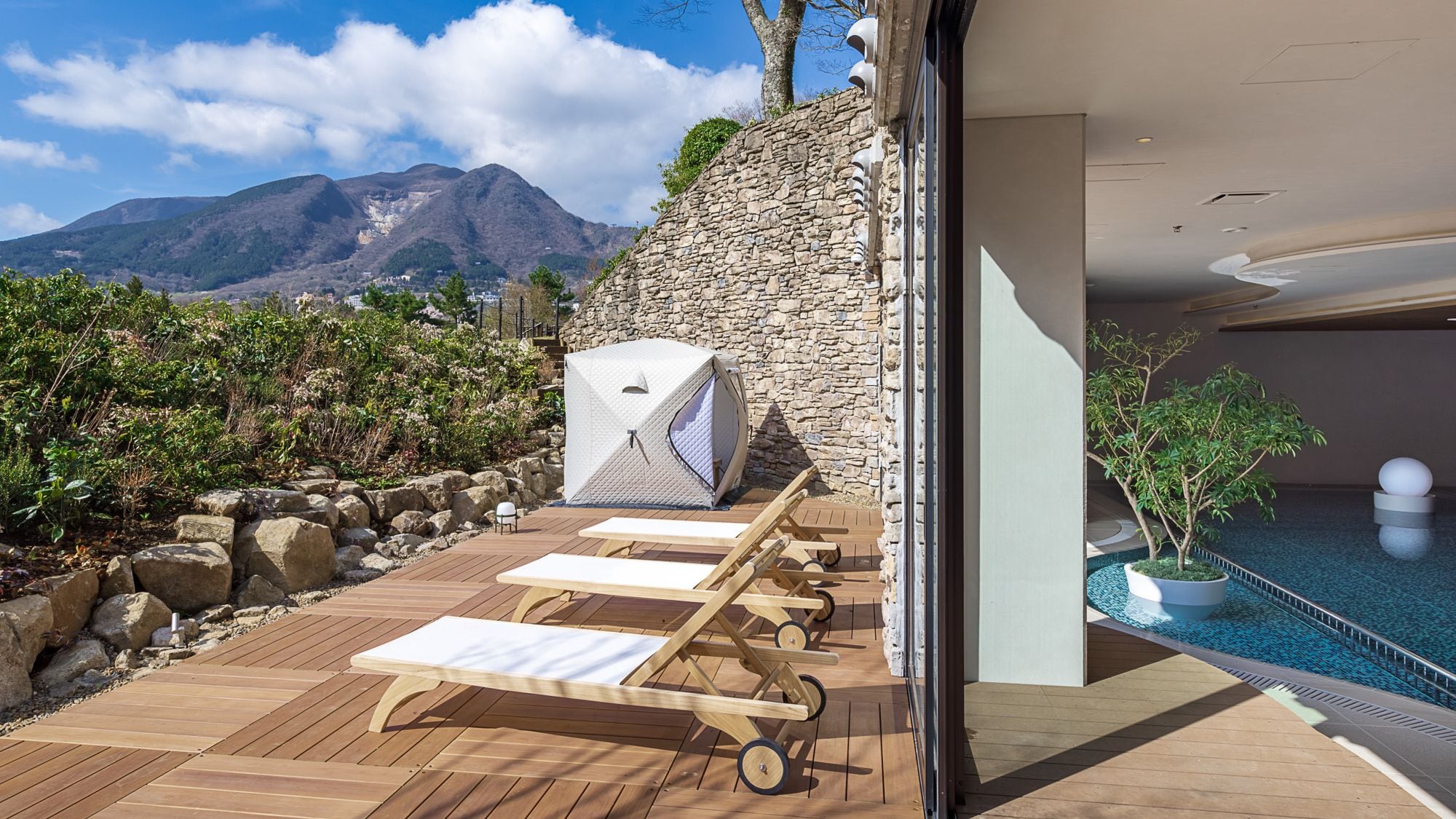 【토토 노이 테라스】 장엄한 하코네 산을 바라 보면서 대자연의 바람을 느낄 수있는 공간