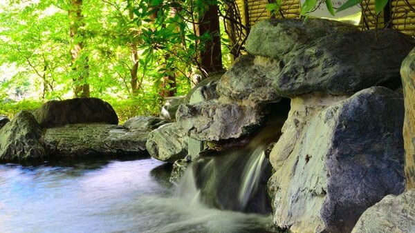 Large open-air bath