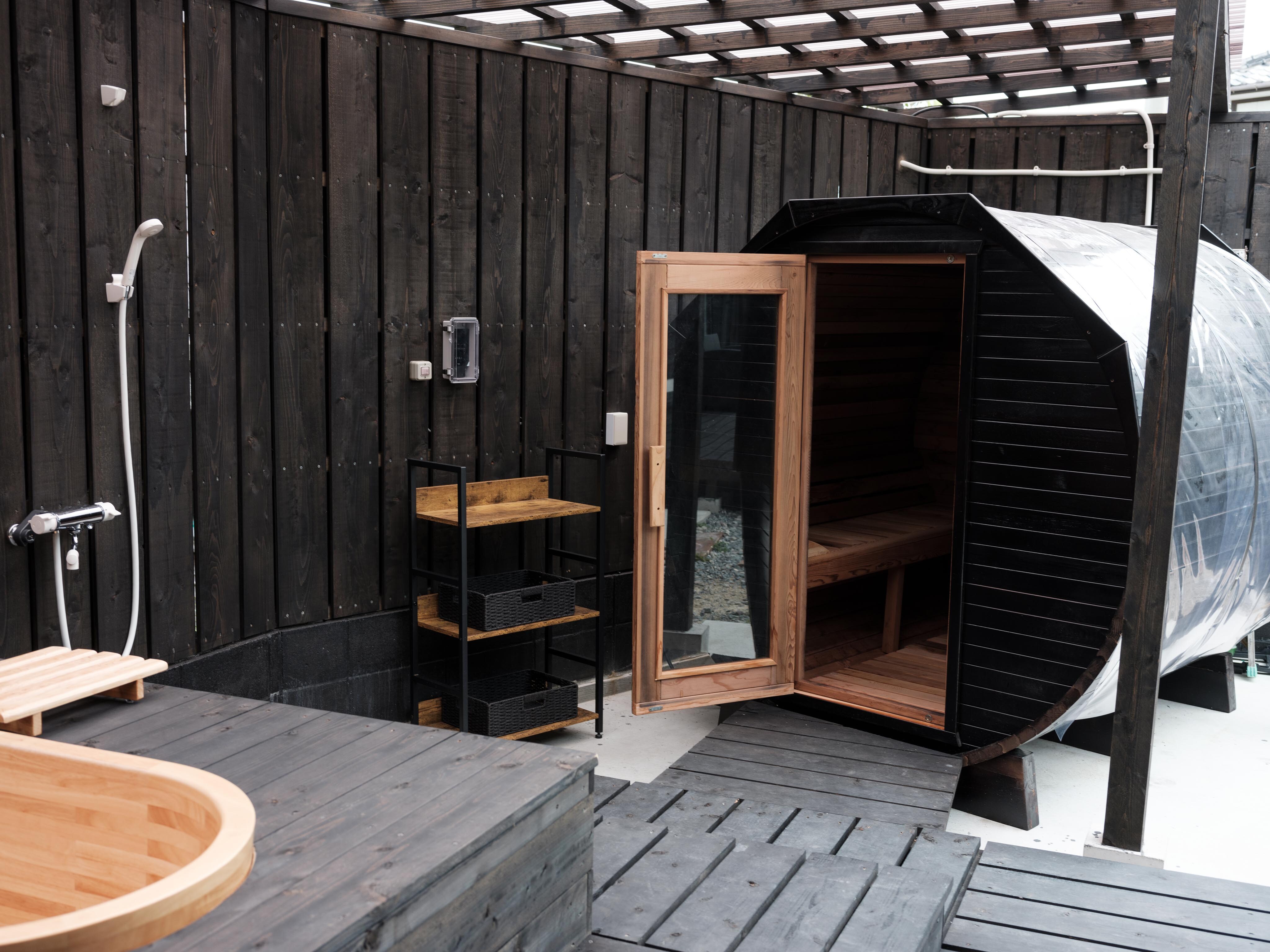 桶式桑拿最多可同时供 4 人使用