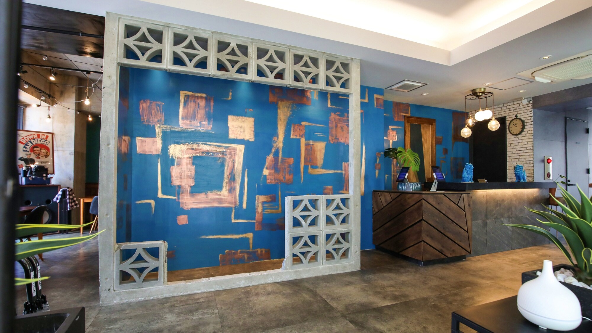 ◆HOTEL385 - Front desk, lobby