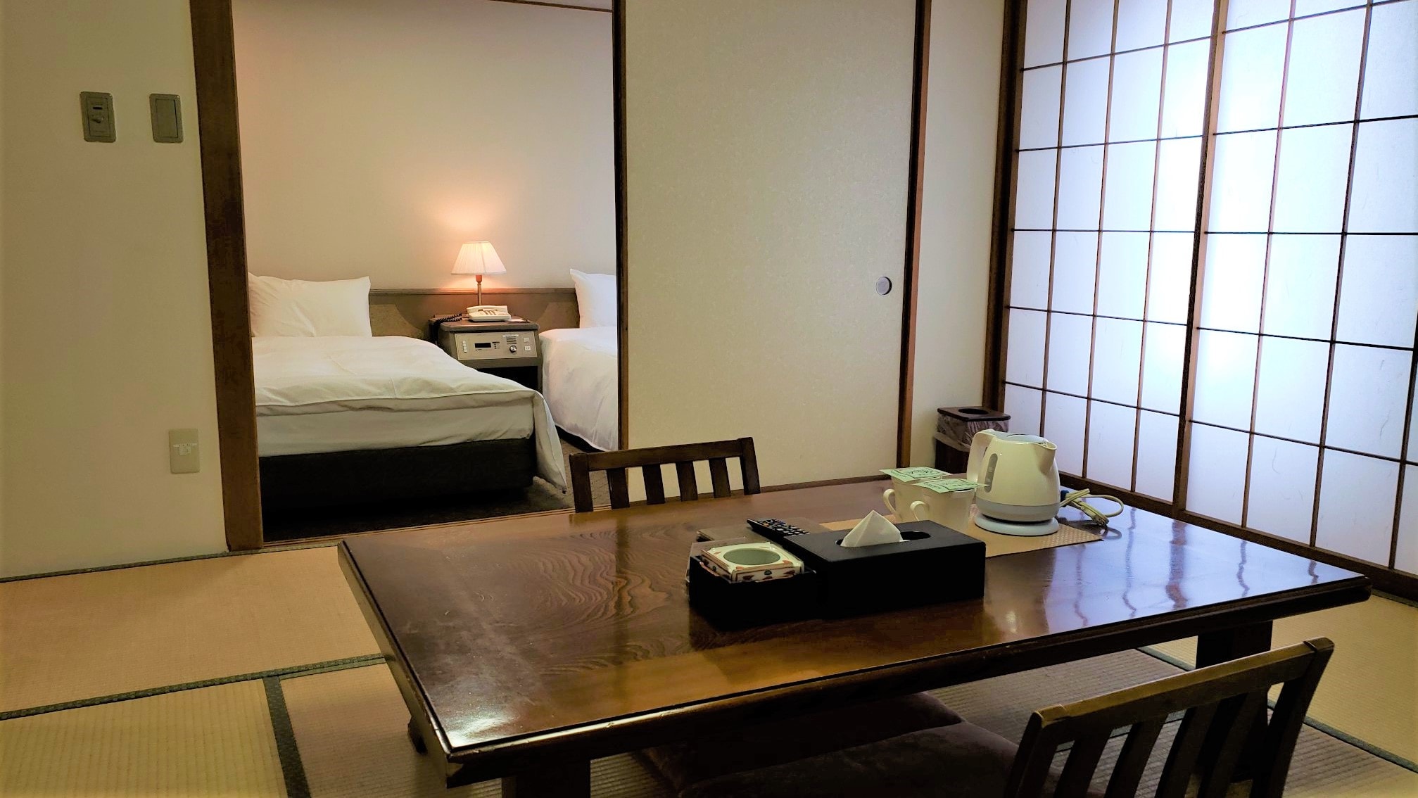 ◆ Japanese and Western rooms