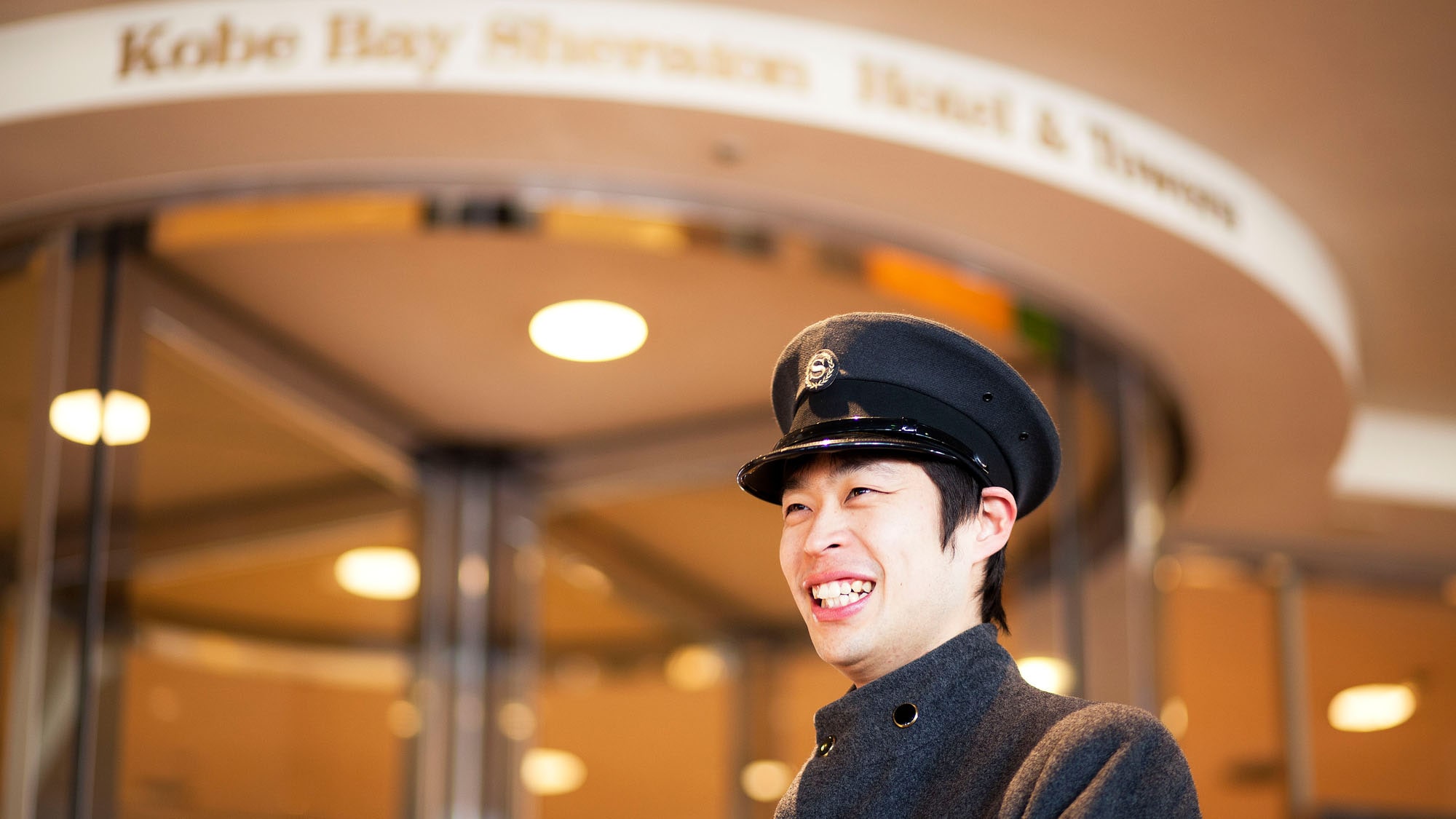 A doorman is waiting for you at the main entrance.