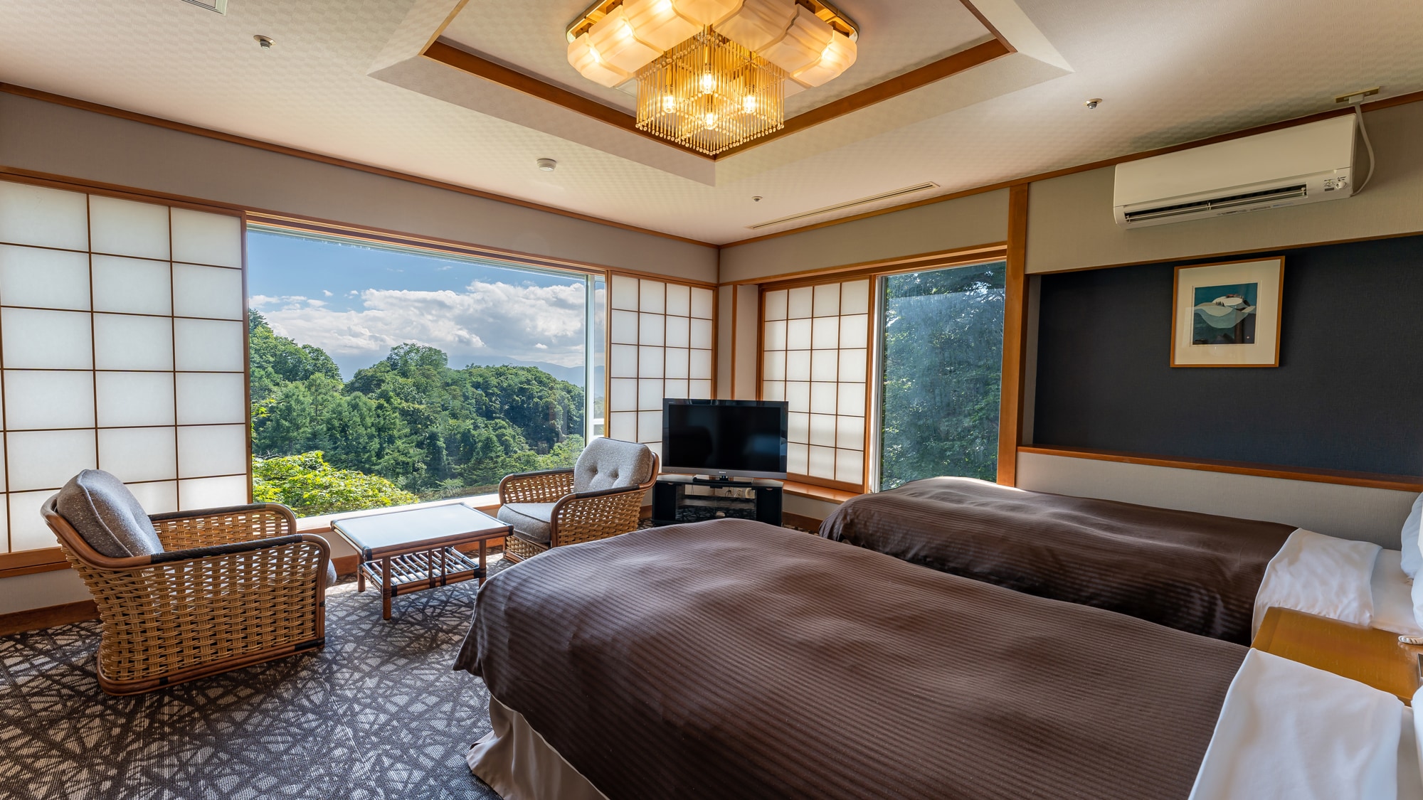 [Non-smoking] Deluxe Japanese-Western style room (guest room) / 68 square meters