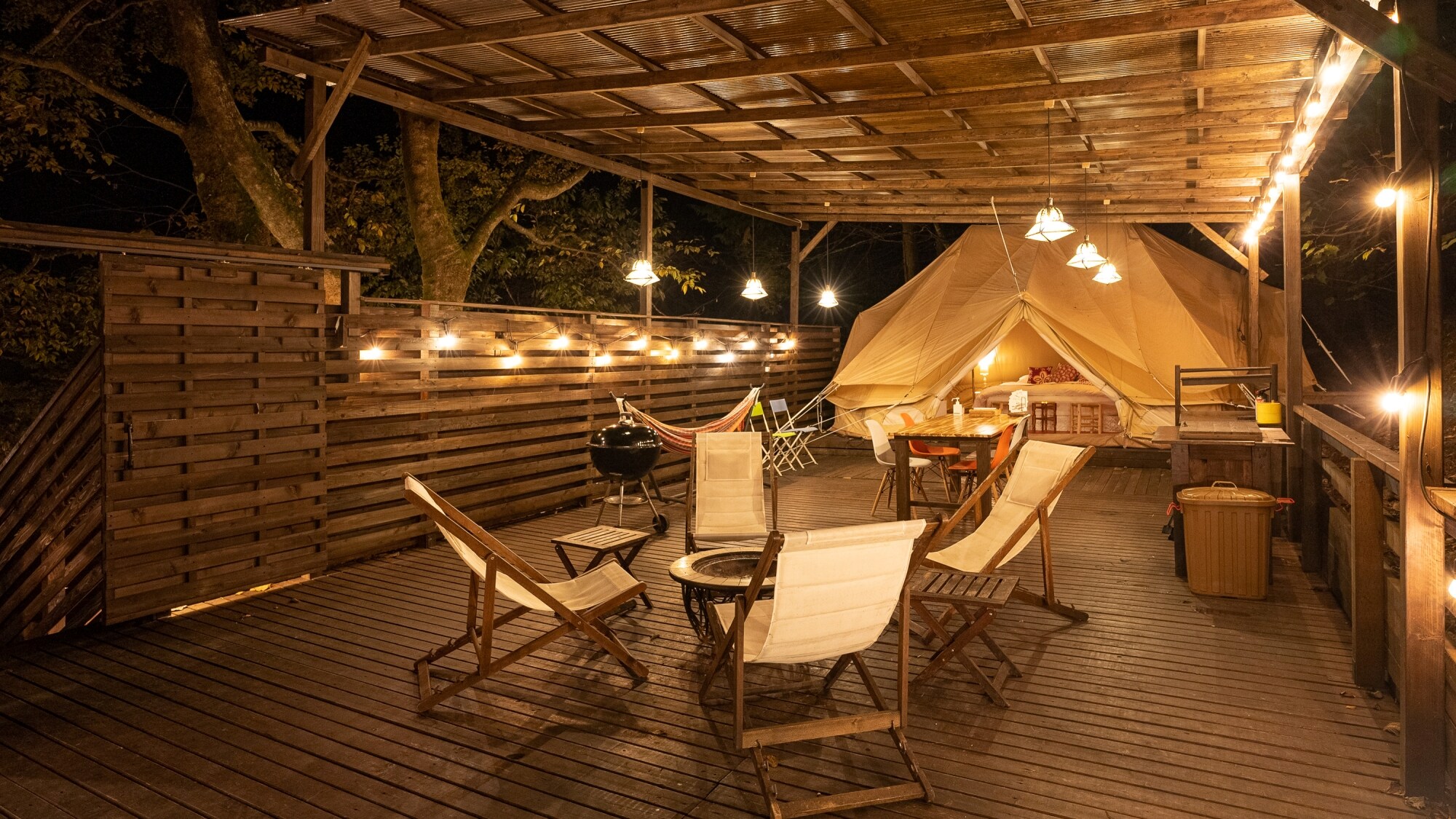 *[SITE_A/Deck] Trải nghiệm ngoài trời sang trọng tạo nên trải nghiệm phi thường.