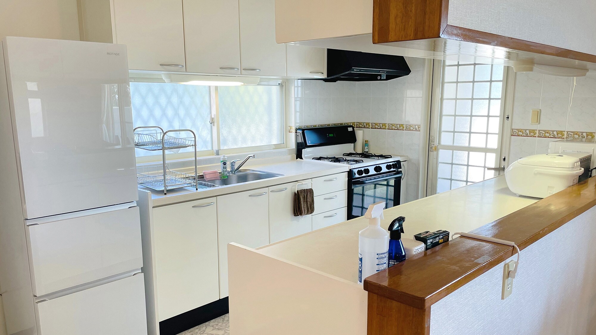 ・[Kitchen] A full kitchen where you can cook just like at home. The spacious and easy to use kitchen is also great.