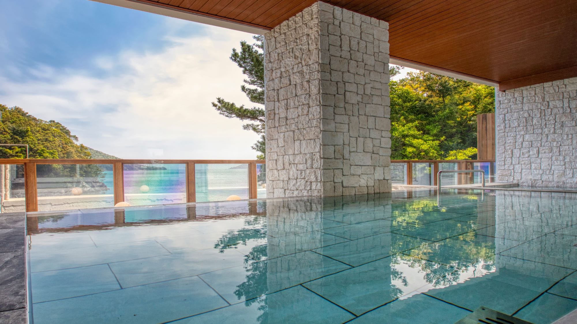 Infinity open-air bath (for women)