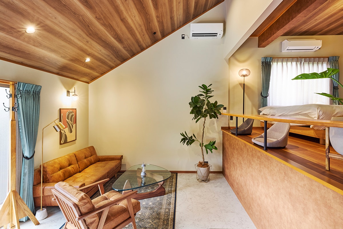 Open and modern living room with split-level floor