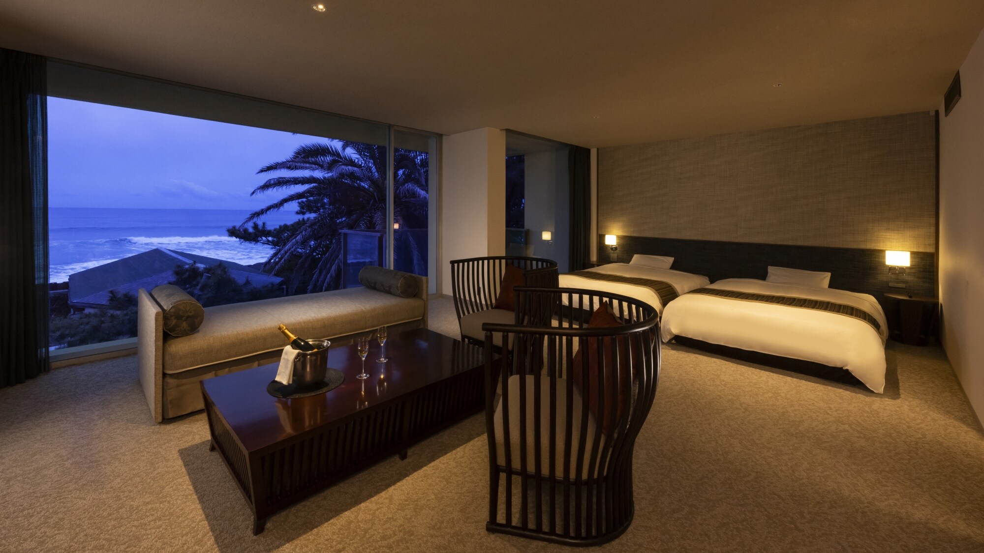 [Renewed in March 2024] Ocean Front Western-style Suite Room