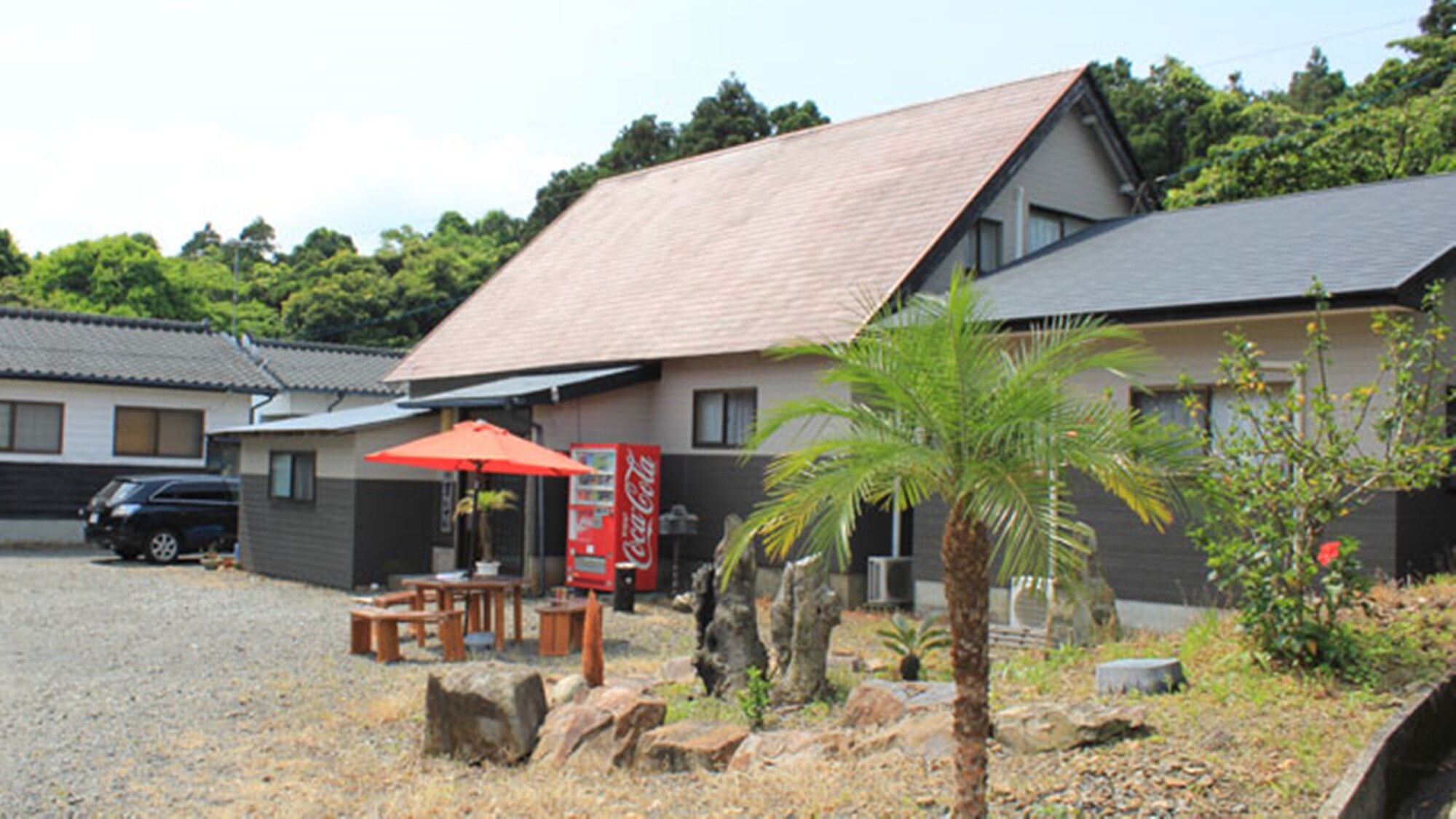 *[Exterior] A mountain hut-style guesthouse in the Miyanoura area.