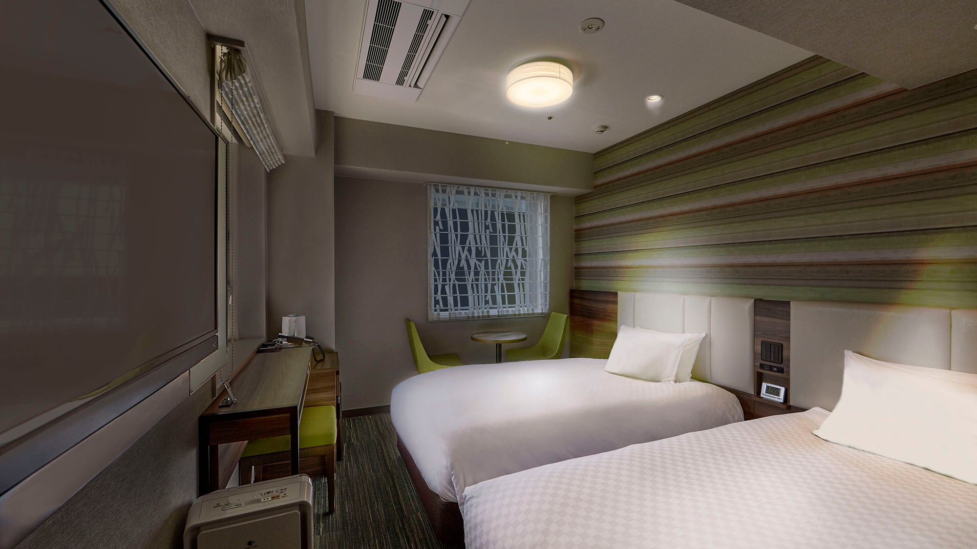 ■標準雙床房：18.1㎡、110㎝×195cm（席夢思製造）×2個。