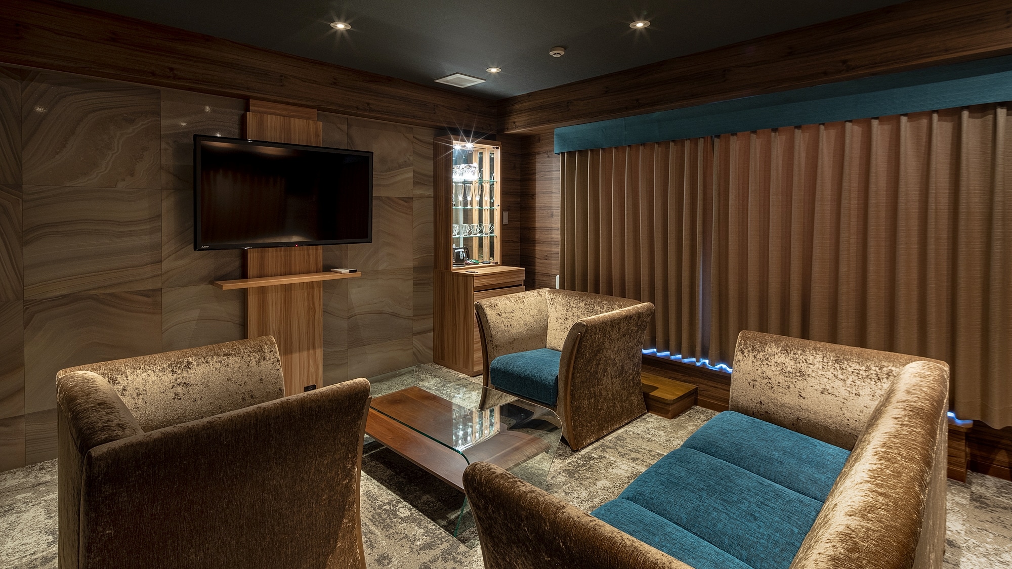 Luxury suite living