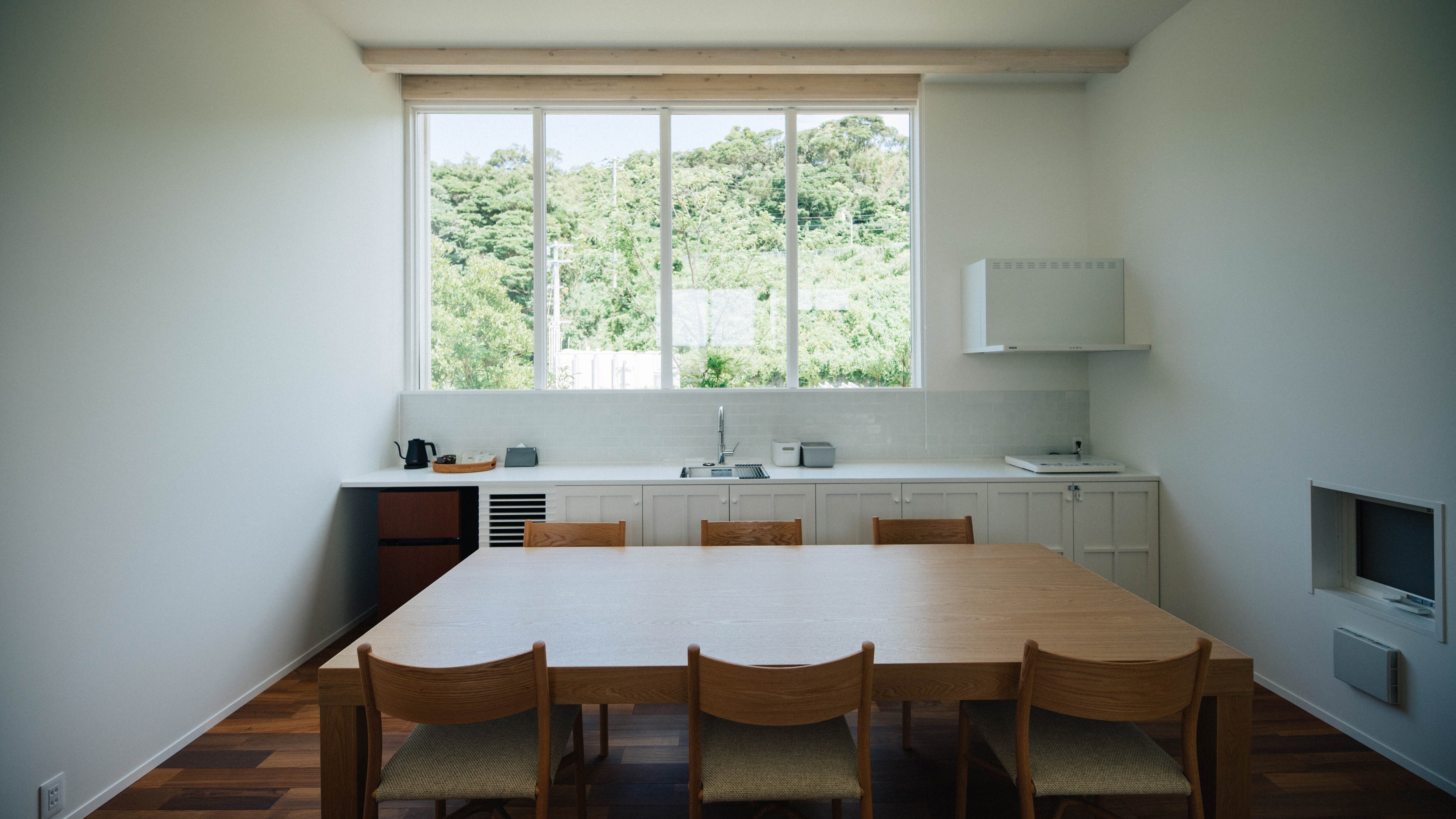 [Maisonette Double Terrace] Spend time together as a family in the spacious kitchen and dining table.