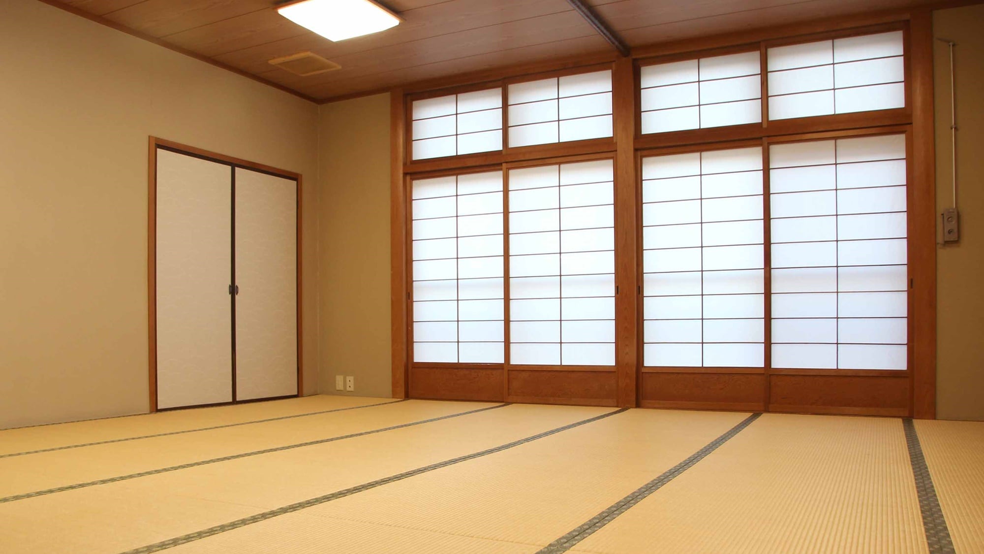 * [Japanese-style room with 18 tatami mats] A spacious room for up to 10 people is OK!