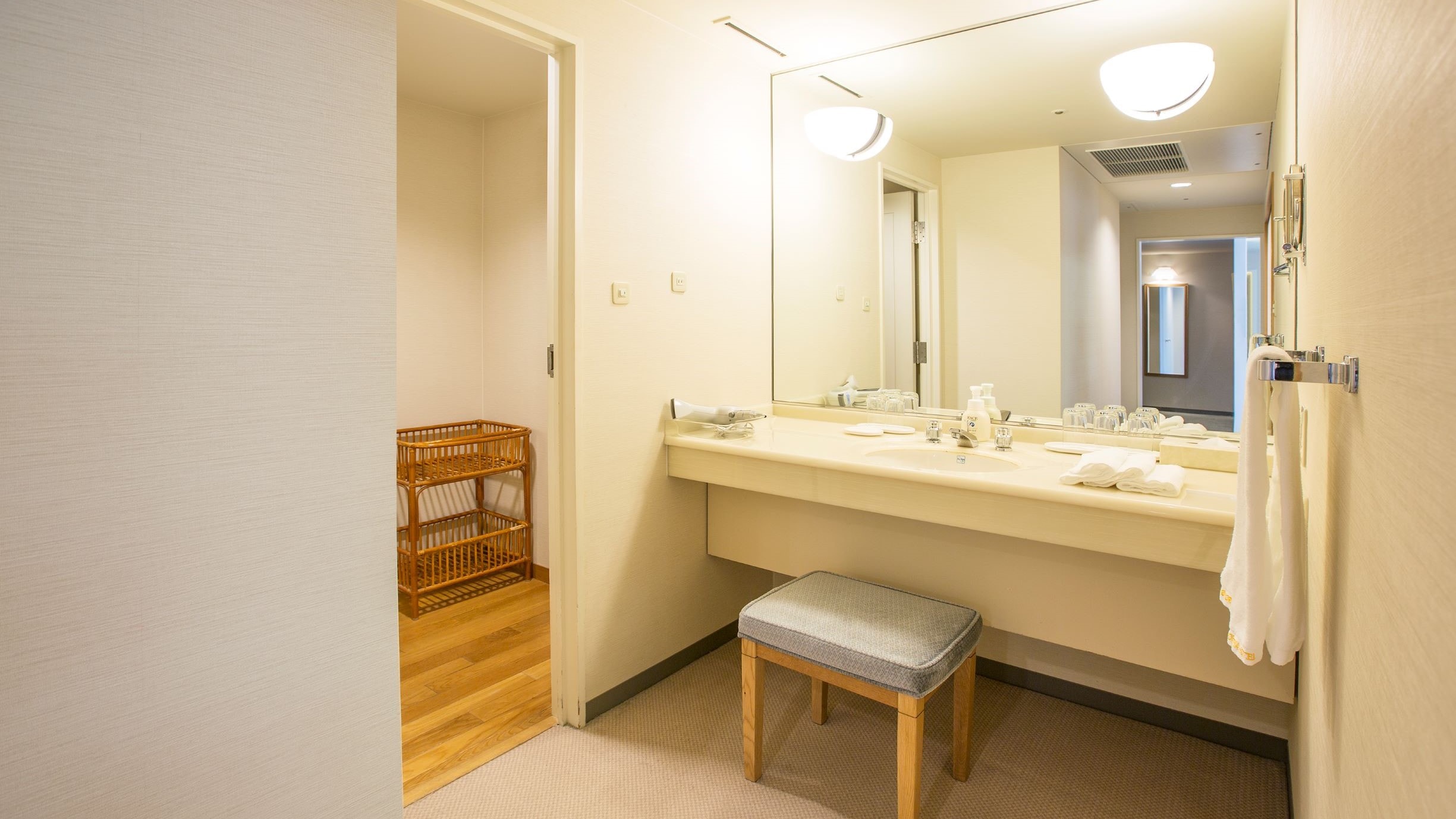 Japanese-Western style room