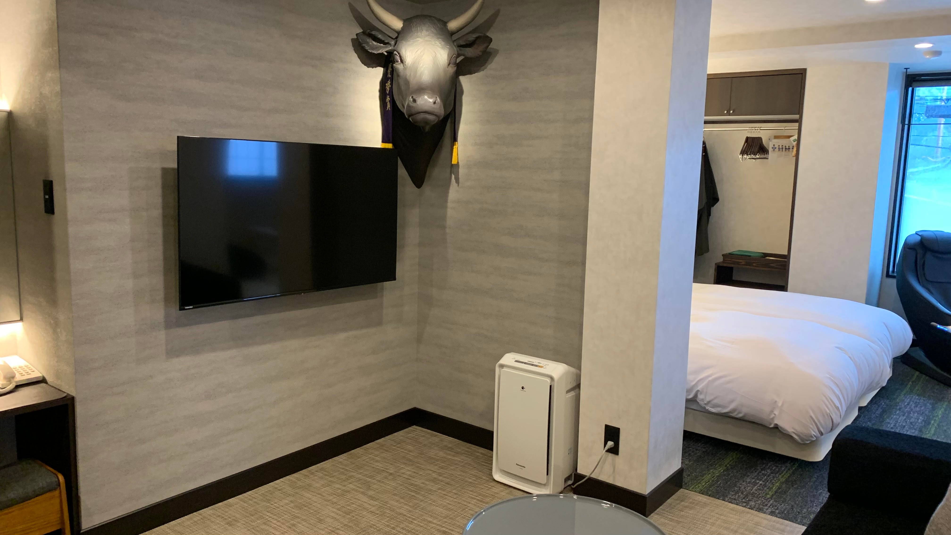 Special Room 302 Room 1