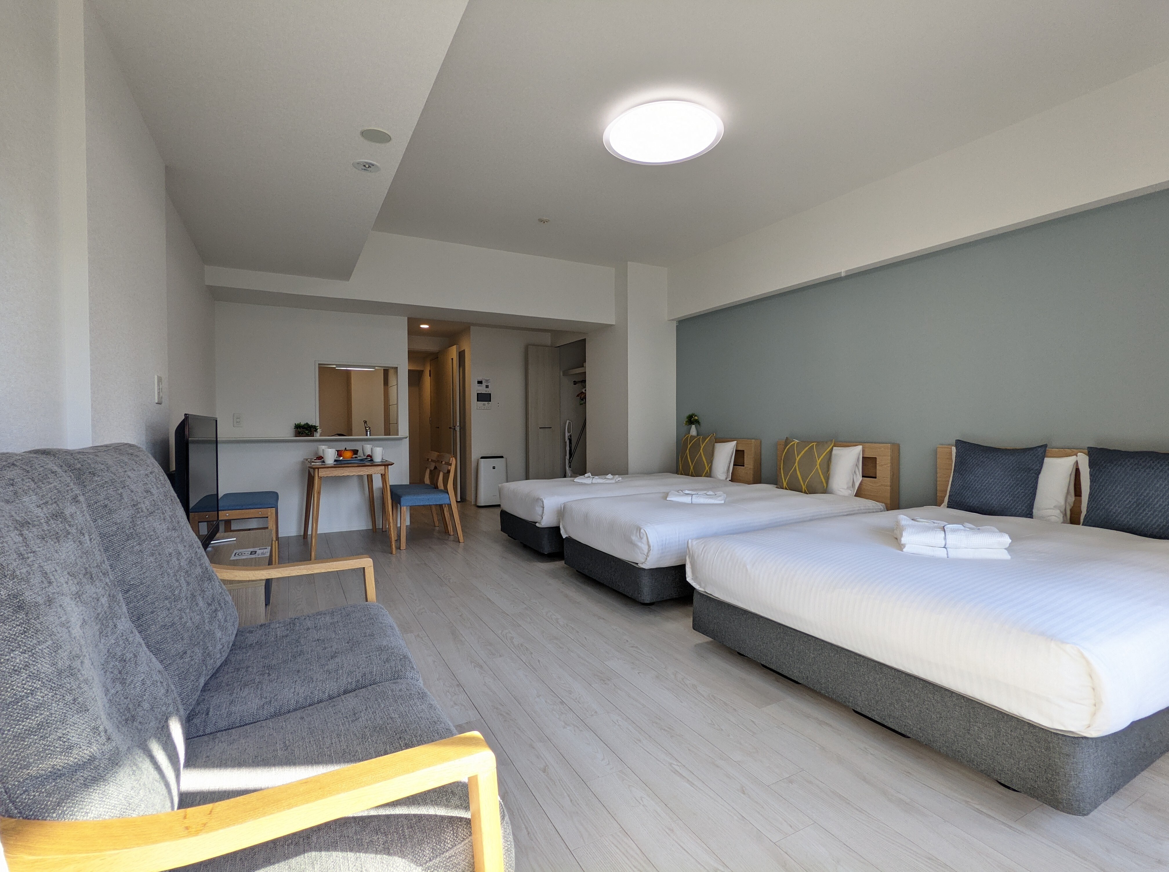 Double bed x1_Single bed x2