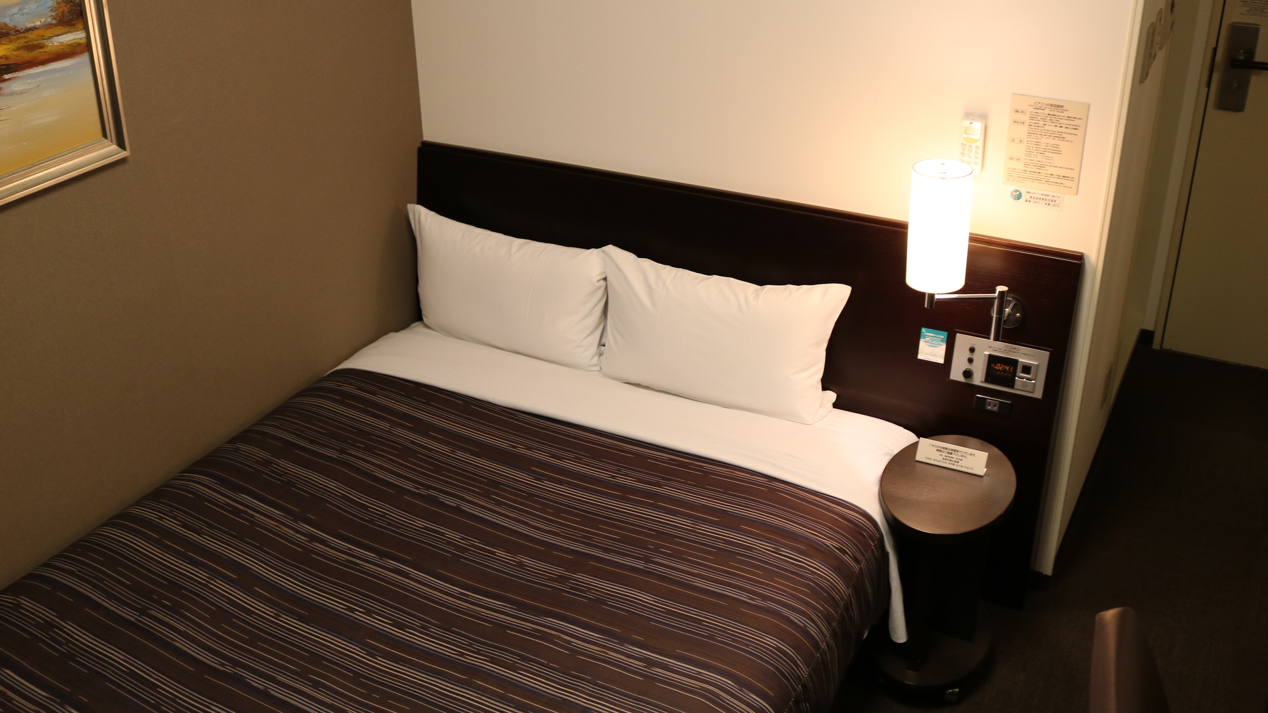 Comfort Semi-Double [Bed size 140 & times; 196 (cm)] All rooms are equipped with Wi-fi. Watch WOWOW for free.