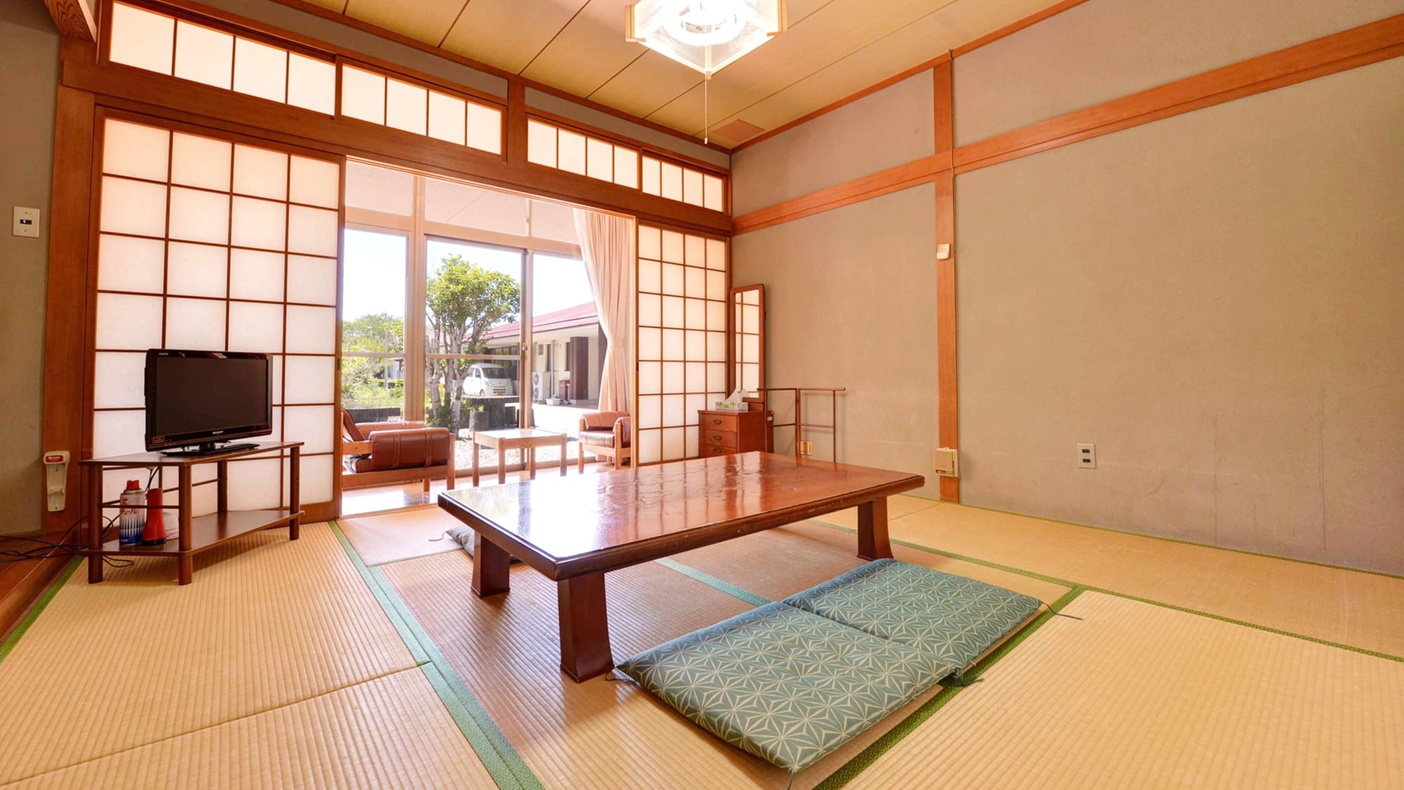 *Hãy thư giãn trong căn phòng có mùi hương thoang thoảng của chiếu tatami.