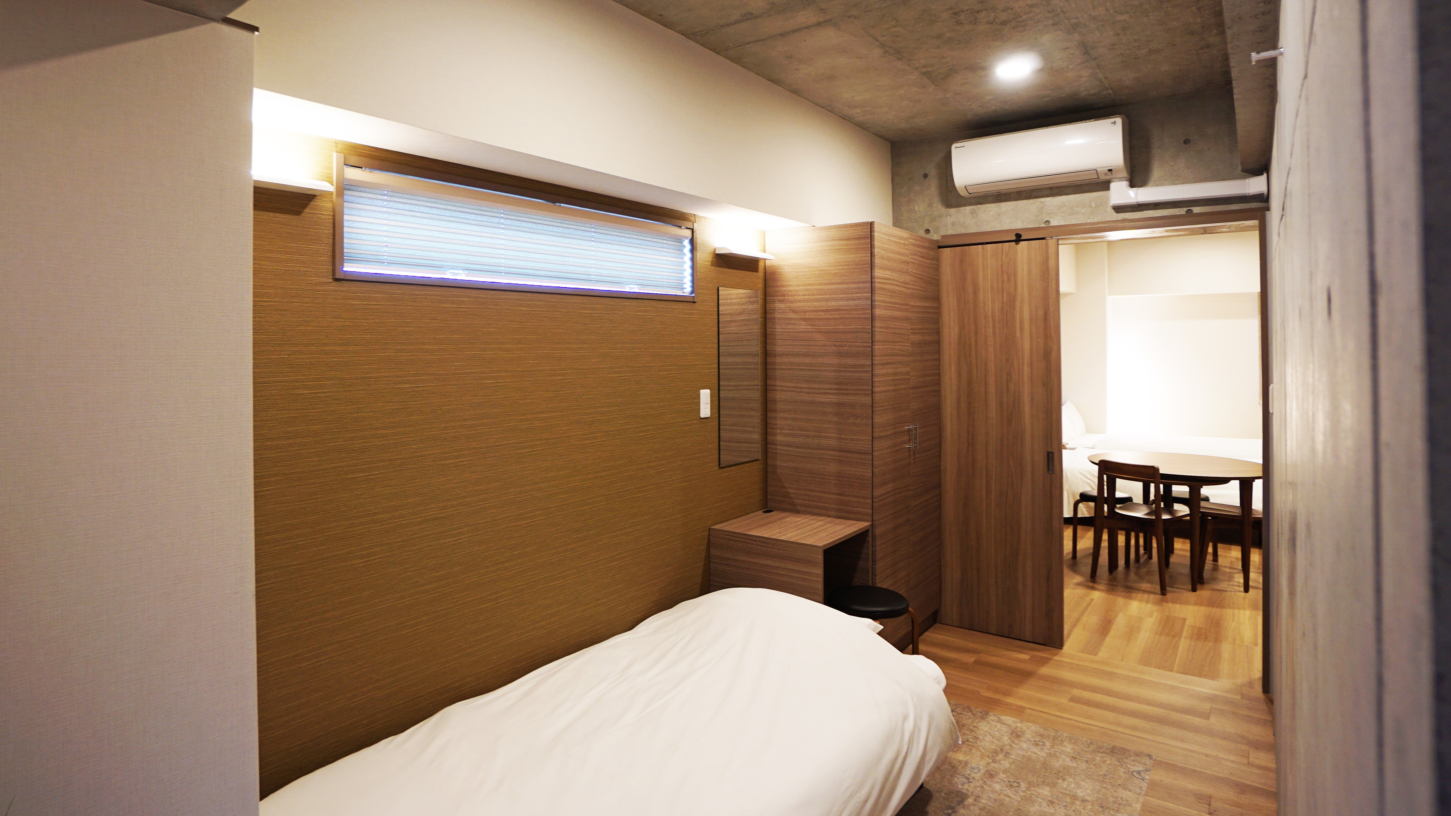 Bedroom 2 single beds