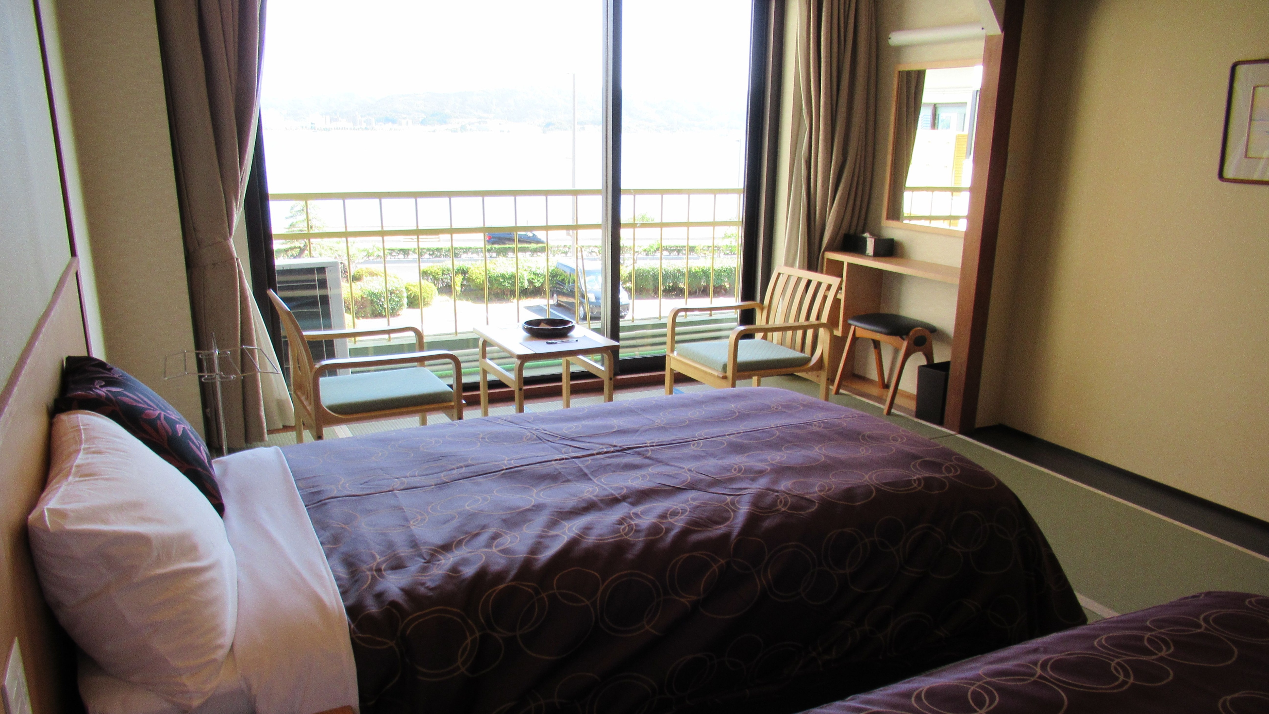 Lake View Comfortable Twin Room