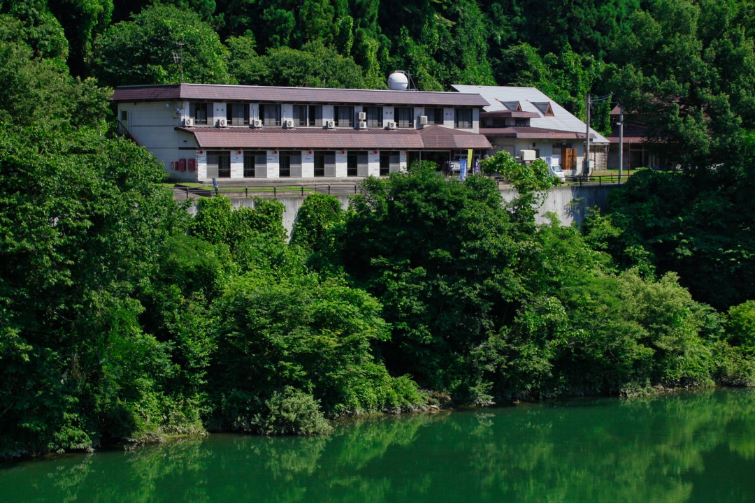 对岸外景 1