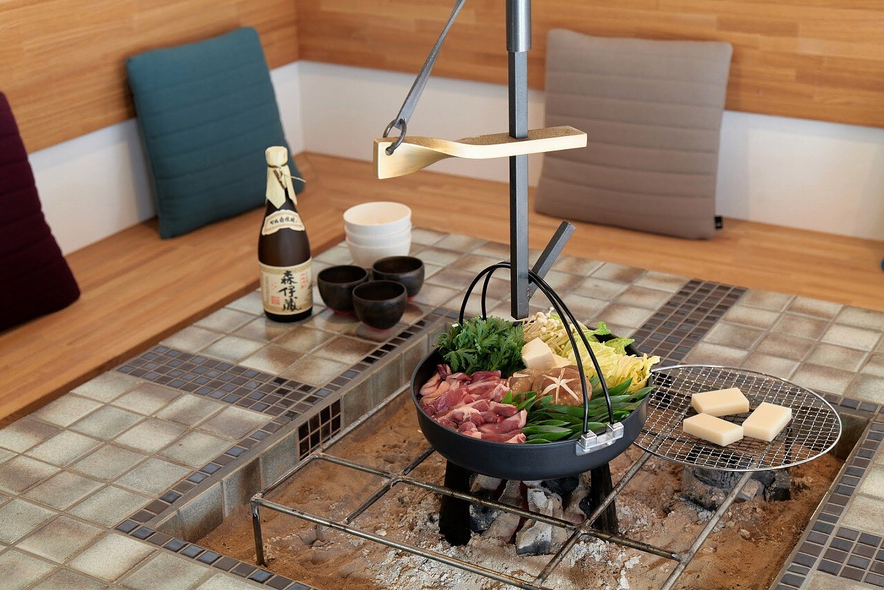 Miyama Terrace New Building In the Breeze - Irori (traditional Japanese hearth)